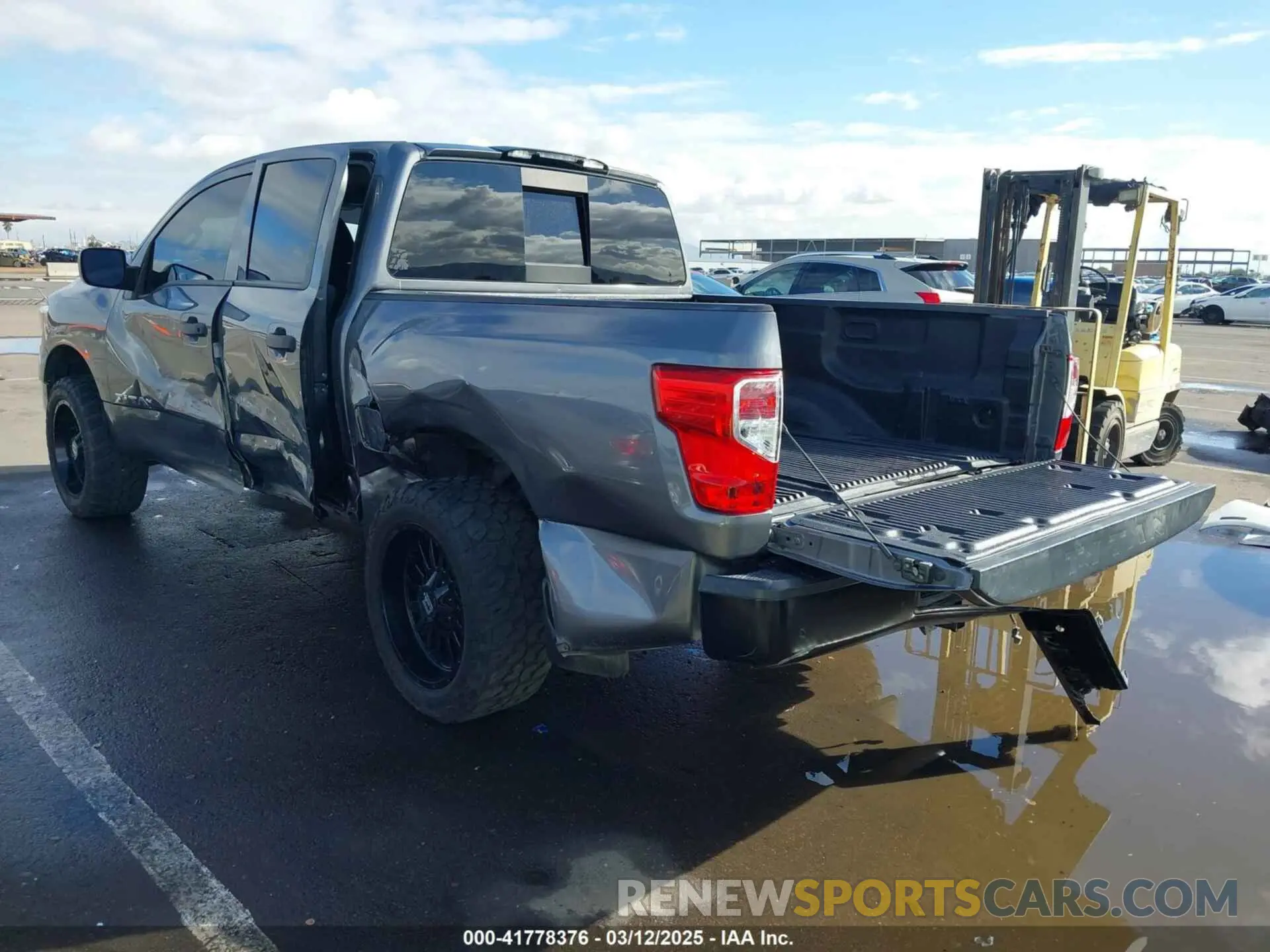 3 fotografías del automóvil dañado 1N6AA1EE6MN534413 NISSAN TITAN 2021