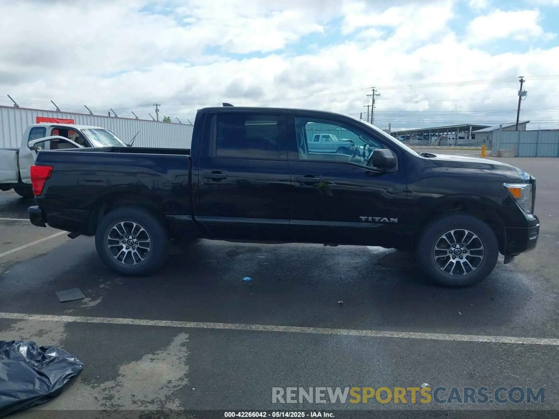 13 fotografías del automóvil dañado 1N6AA1EC7NN104017 NISSAN TITAN 2022
