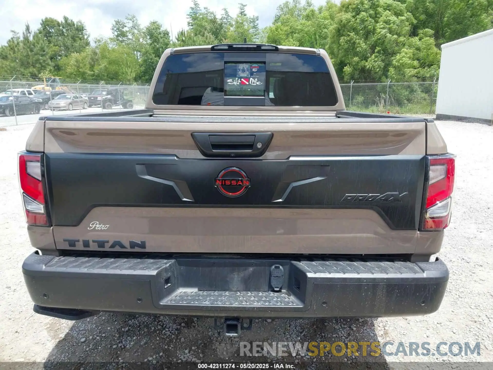 16 fotografías del automóvil dañado 1N6AA1ED0PN112536 NISSAN TITAN 2023