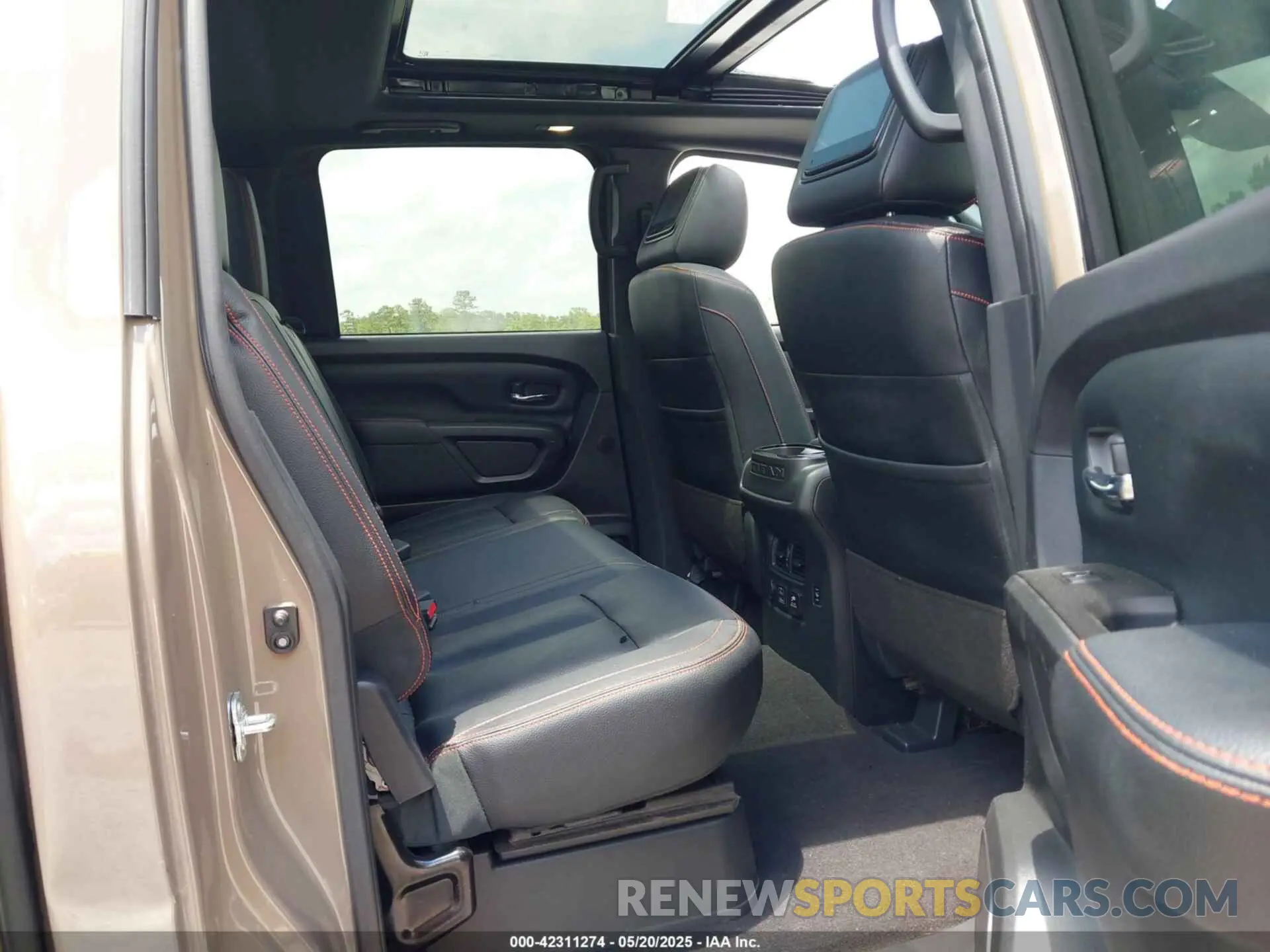 8 fotografías del automóvil dañado 1N6AA1ED0PN112536 NISSAN TITAN 2023