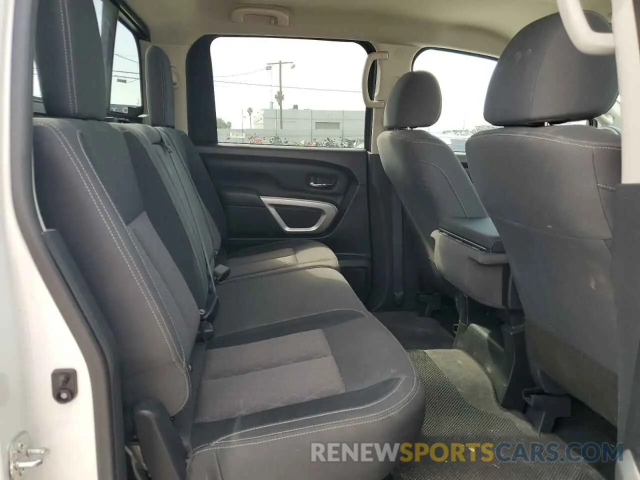 10 fotografías del automóvil dañado 1N6AA1EE1PN111002 NISSAN TITAN 2023