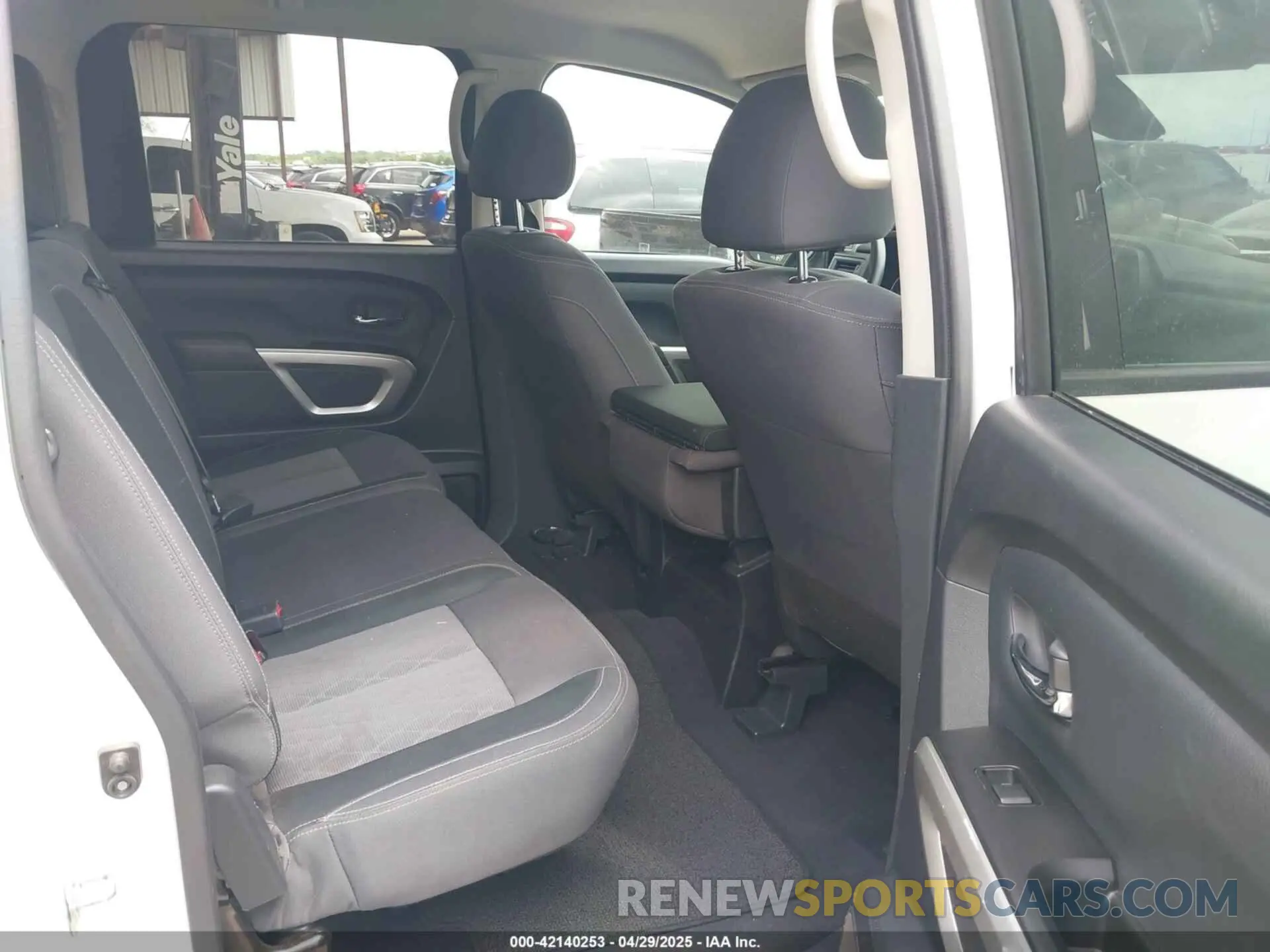 8 fotografías del automóvil dañado 1N6AA1EE9PN112141 NISSAN TITAN 2023