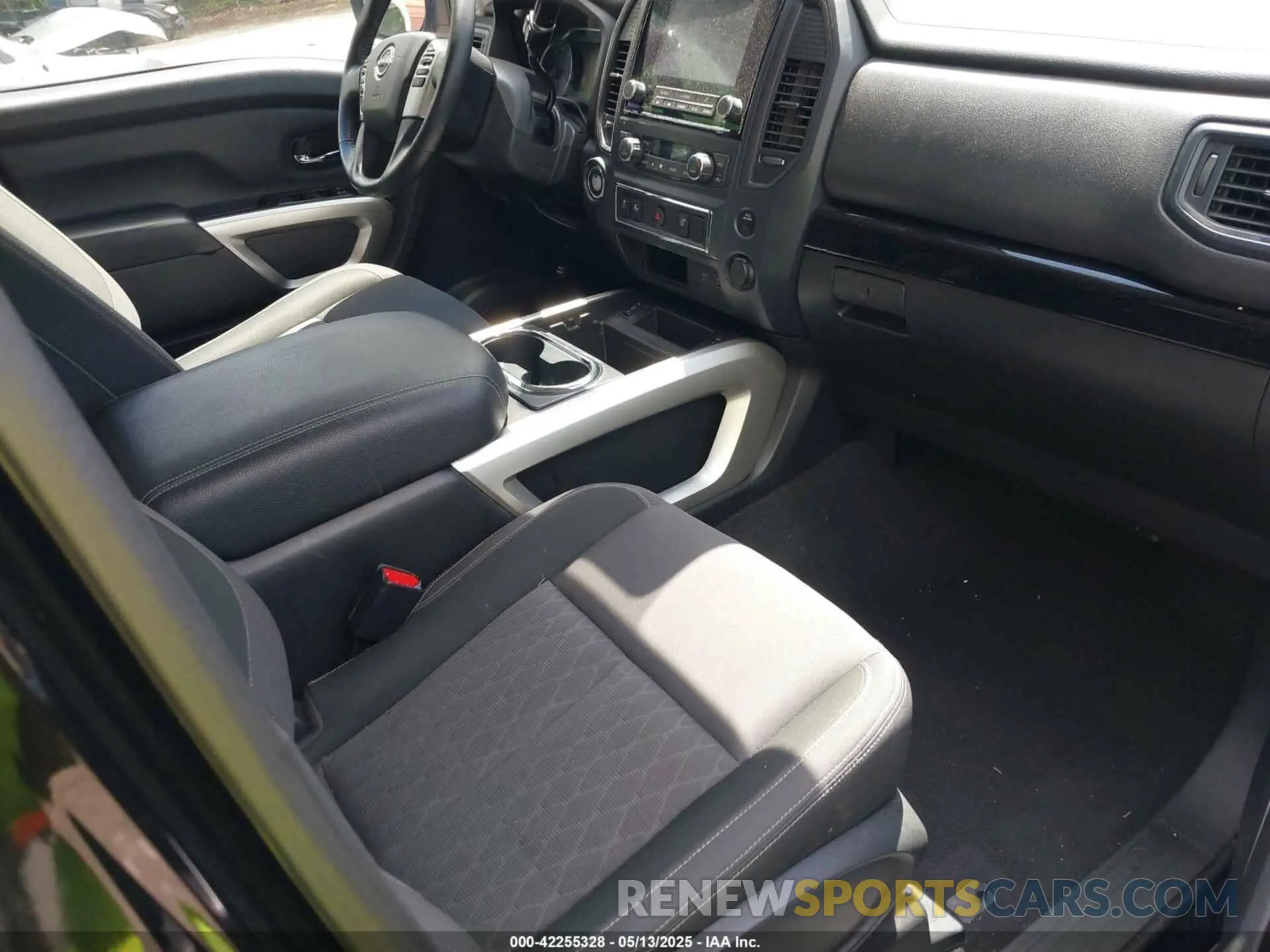 5 fotografías del automóvil dañado 1N6AA1EF9PN113945 NISSAN TITAN 2023
