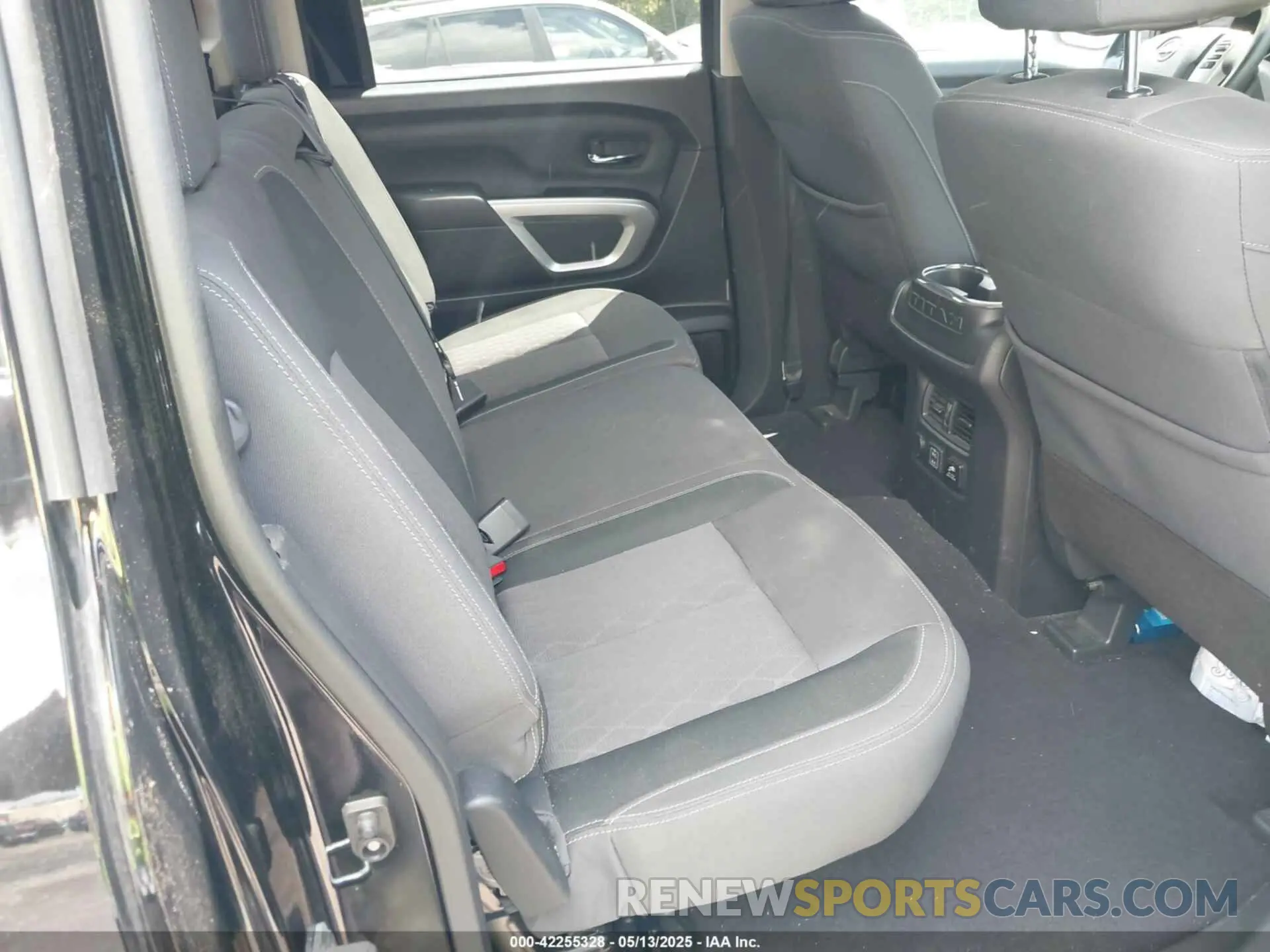8 fotografías del automóvil dañado 1N6AA1EF9PN113945 NISSAN TITAN 2023