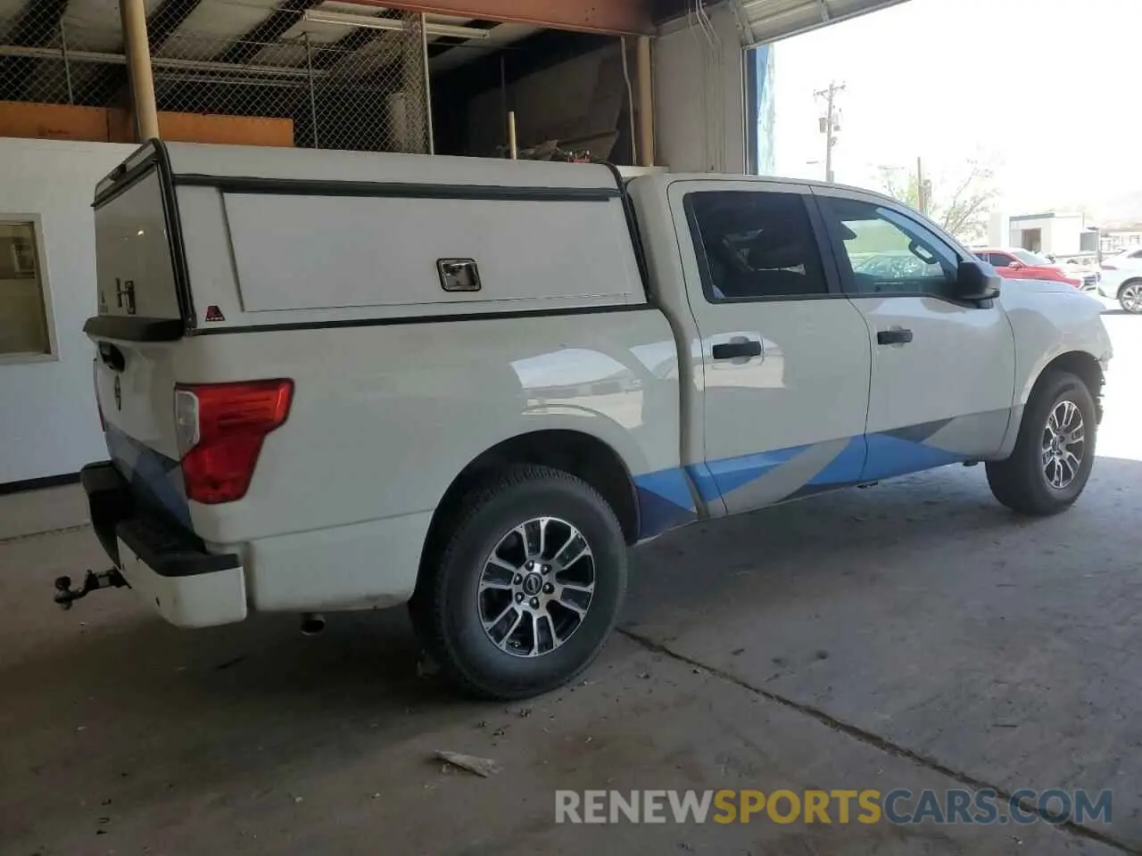 3 fotografías del automóvil dañado 1N6AA1EC3RN103324 NISSAN TITAN 2024