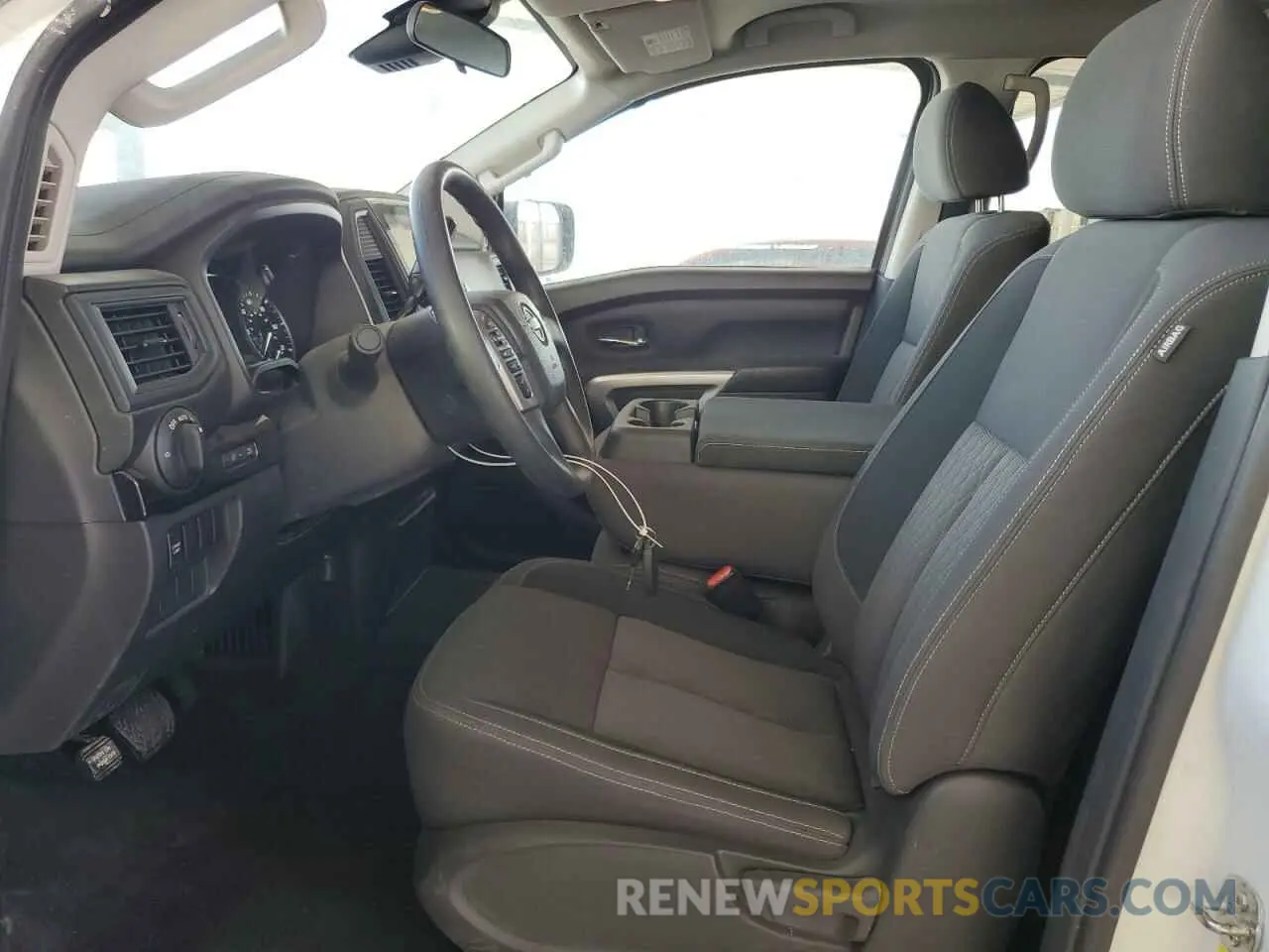 7 fotografías del automóvil dañado 1N6AA1EC3RN103324 NISSAN TITAN 2024