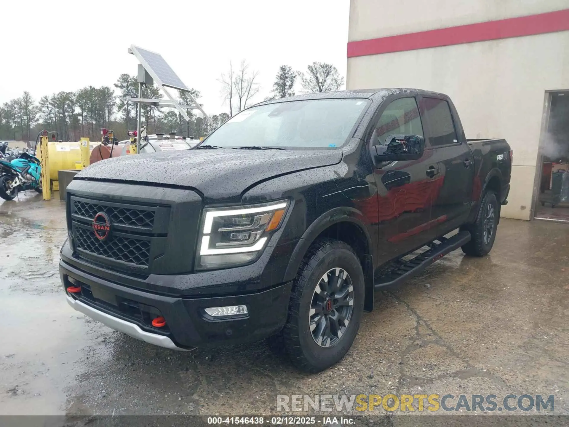 2 fotografías del automóvil dañado 1N6AA1ED6RN118344 NISSAN TITAN 2024