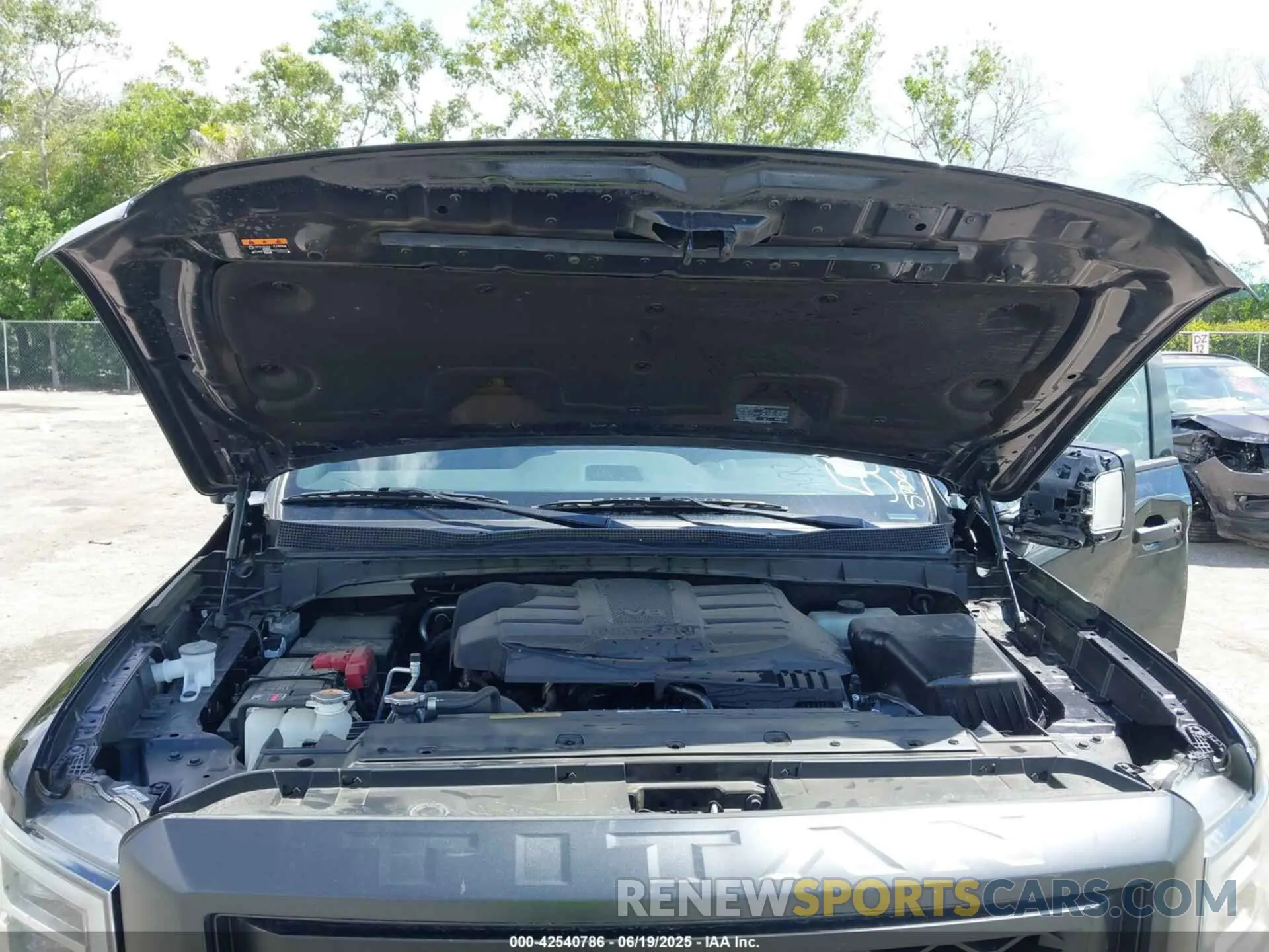 10 fotografías del automóvil dañado 1N6AA1ED7RN105098 NISSAN TITAN 2024