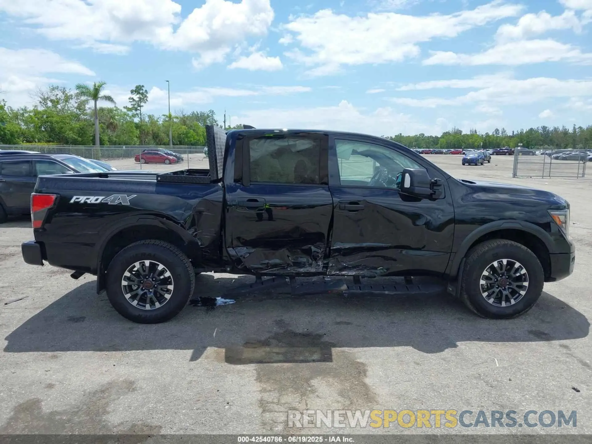 13 fotografías del automóvil dañado 1N6AA1ED7RN105098 NISSAN TITAN 2024