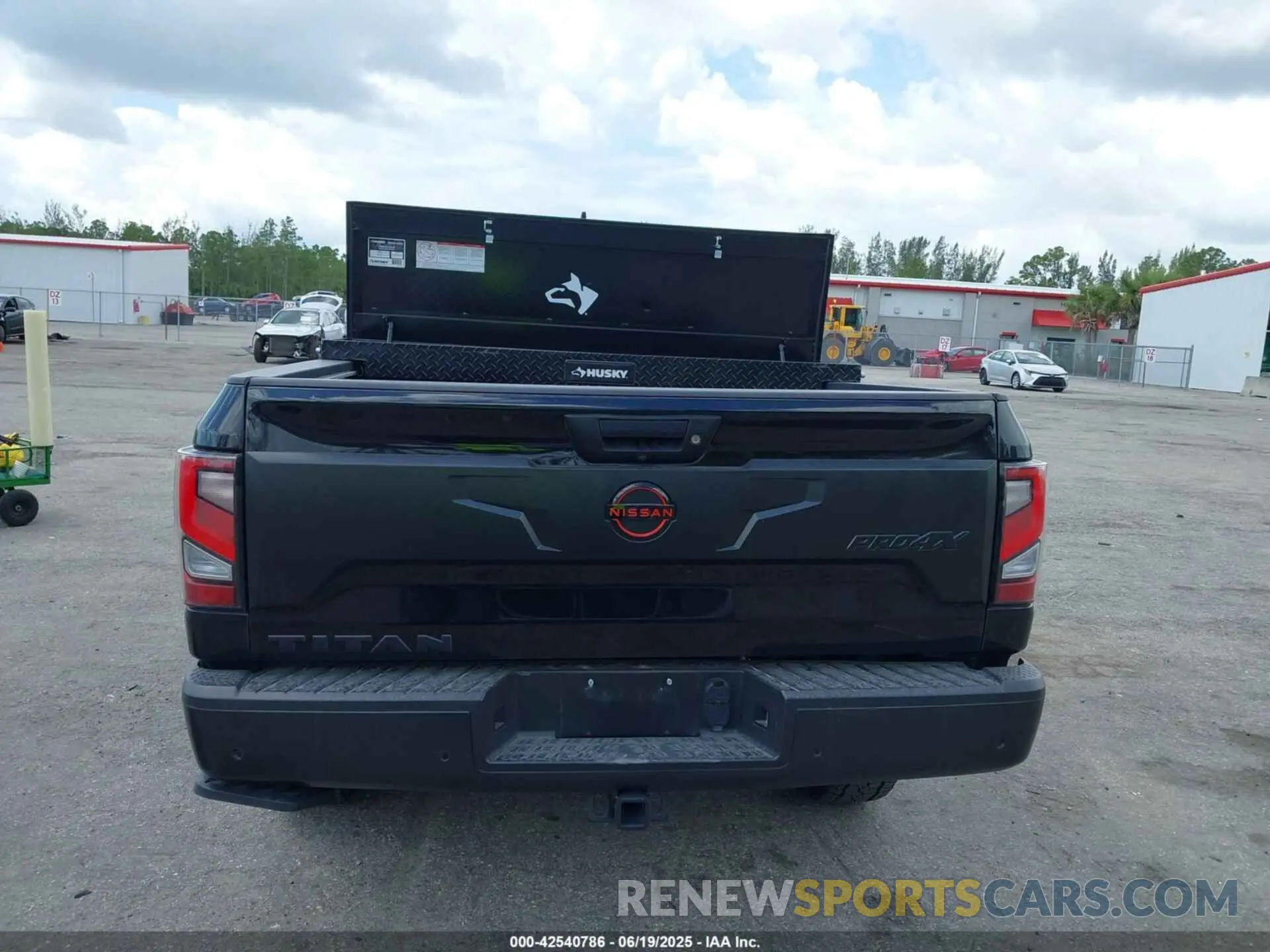 16 fotografías del automóvil dañado 1N6AA1ED7RN105098 NISSAN TITAN 2024