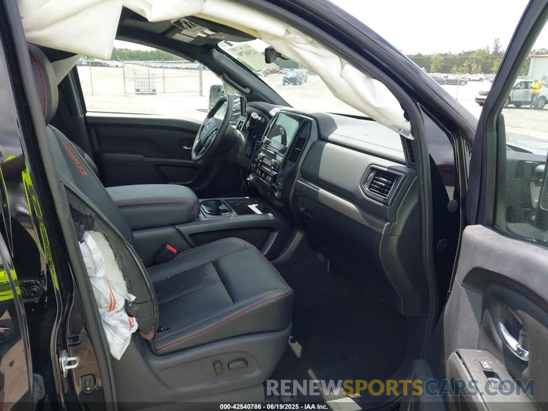 5 fotografías del automóvil dañado 1N6AA1ED7RN105098 NISSAN TITAN 2024
