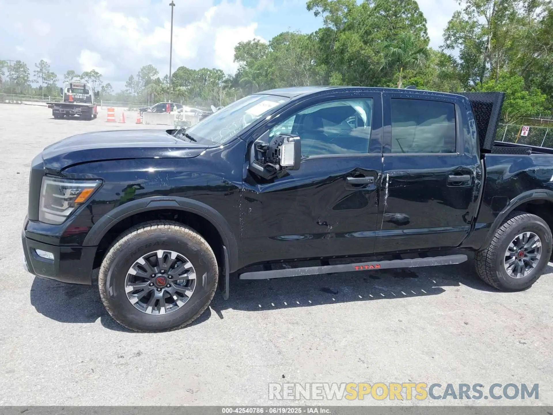 6 fotografías del automóvil dañado 1N6AA1ED7RN105098 NISSAN TITAN 2024