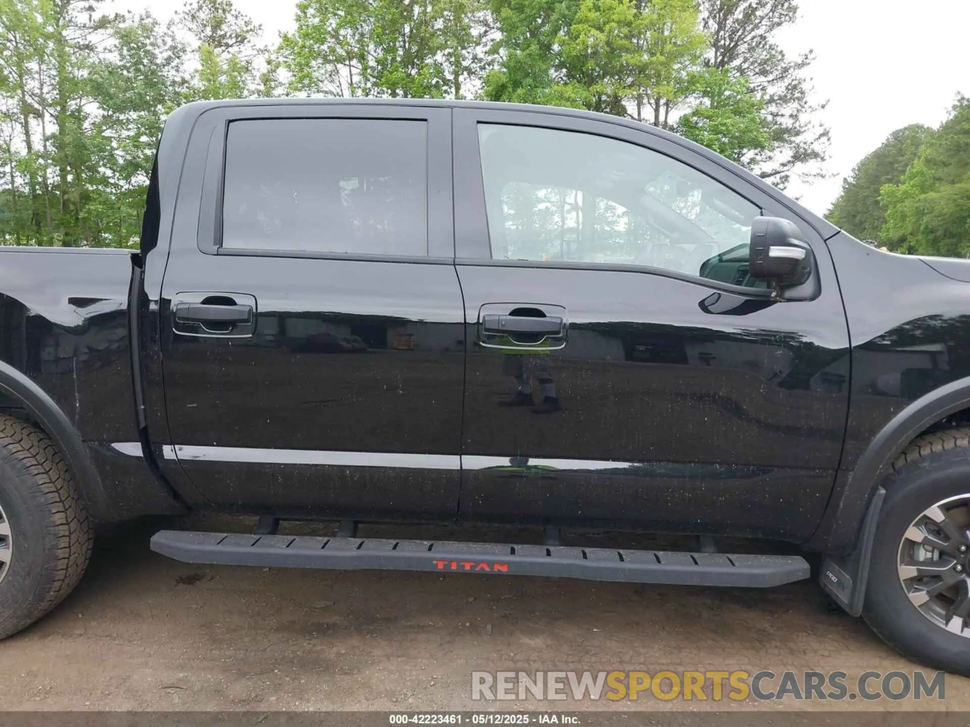 13 fotografías del automóvil dañado 1N6AA1EDXRN107704 NISSAN TITAN 2024