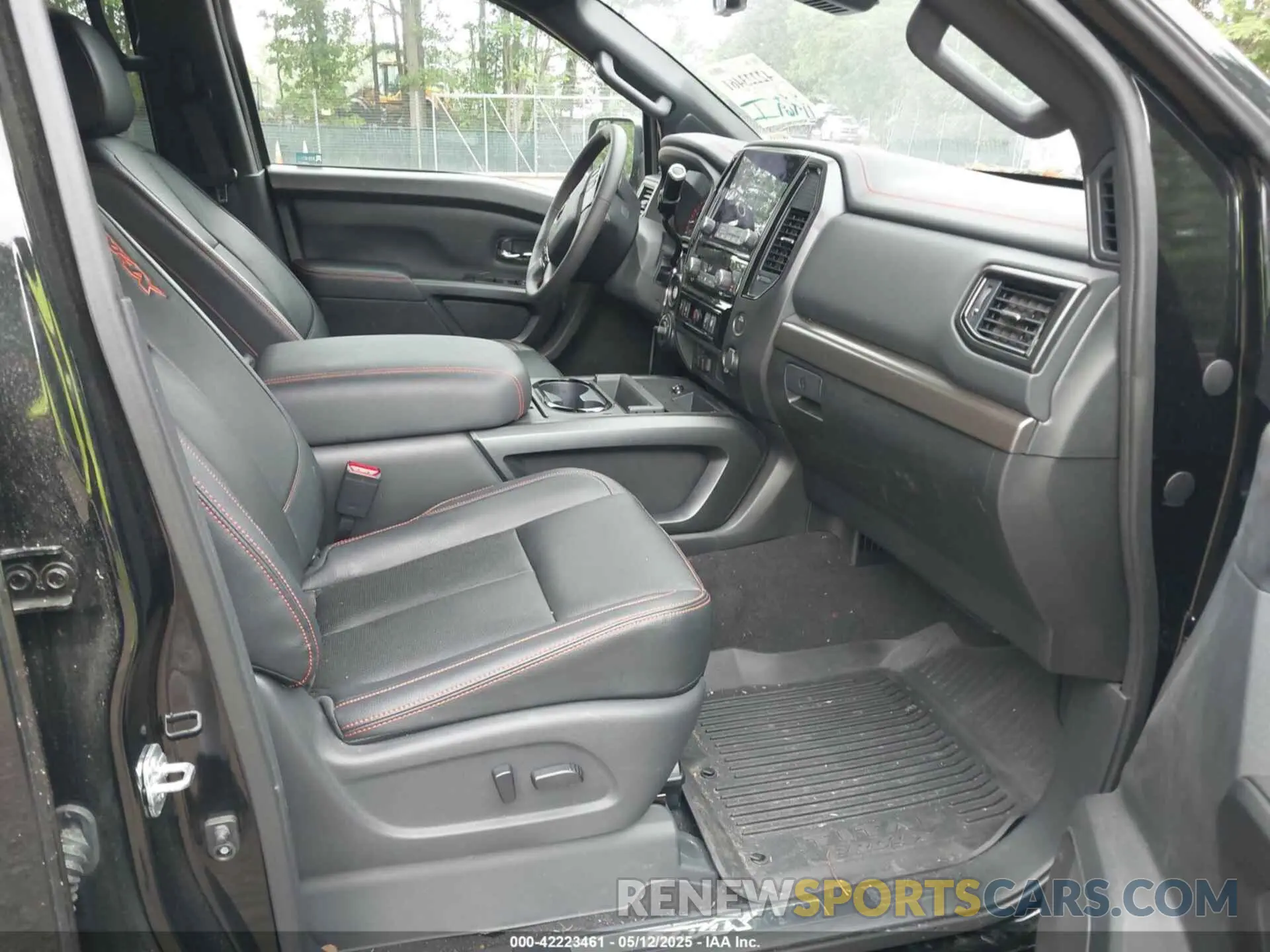 5 fotografías del automóvil dañado 1N6AA1EDXRN107704 NISSAN TITAN 2024