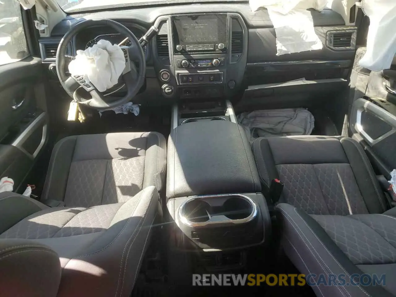 8 fotografías del automóvil dañado 1N6AA1FB8RN112803 NISSAN TITAN 2024