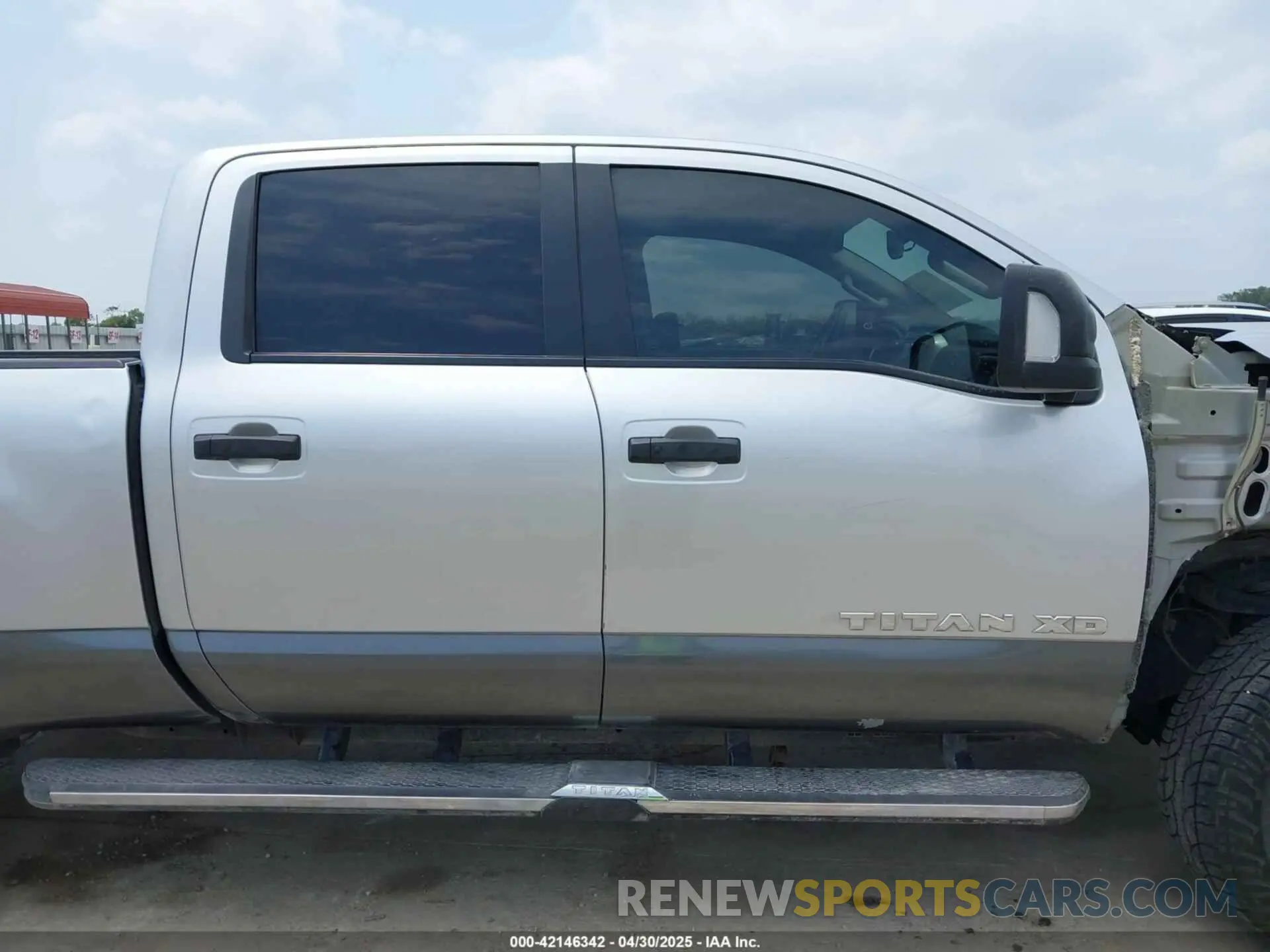 14 fotografías del automóvil dañado 1N6BA1F43KN524400 NISSAN TITAN XD 2019