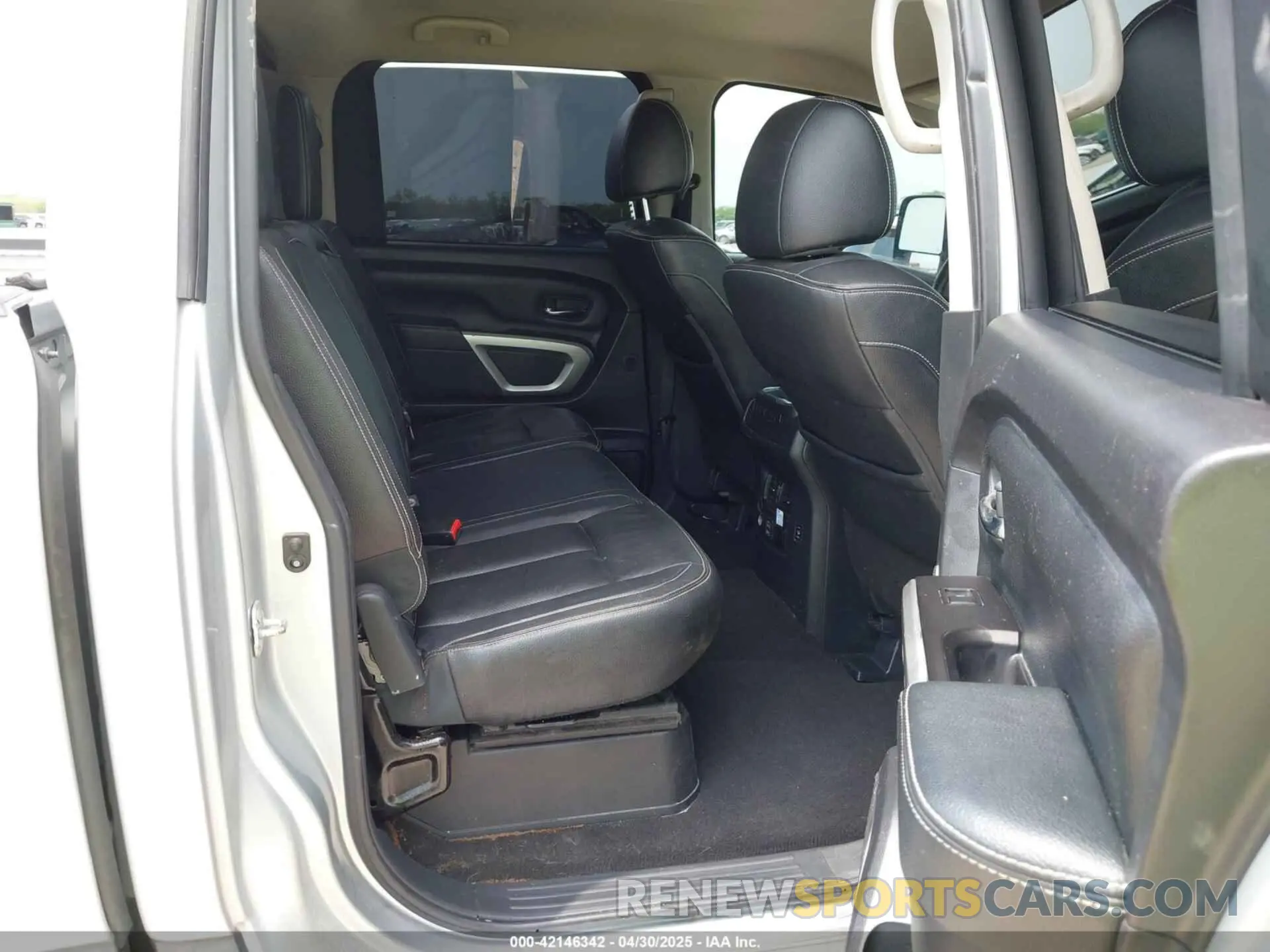 8 fotografías del automóvil dañado 1N6BA1F43KN524400 NISSAN TITAN XD 2019