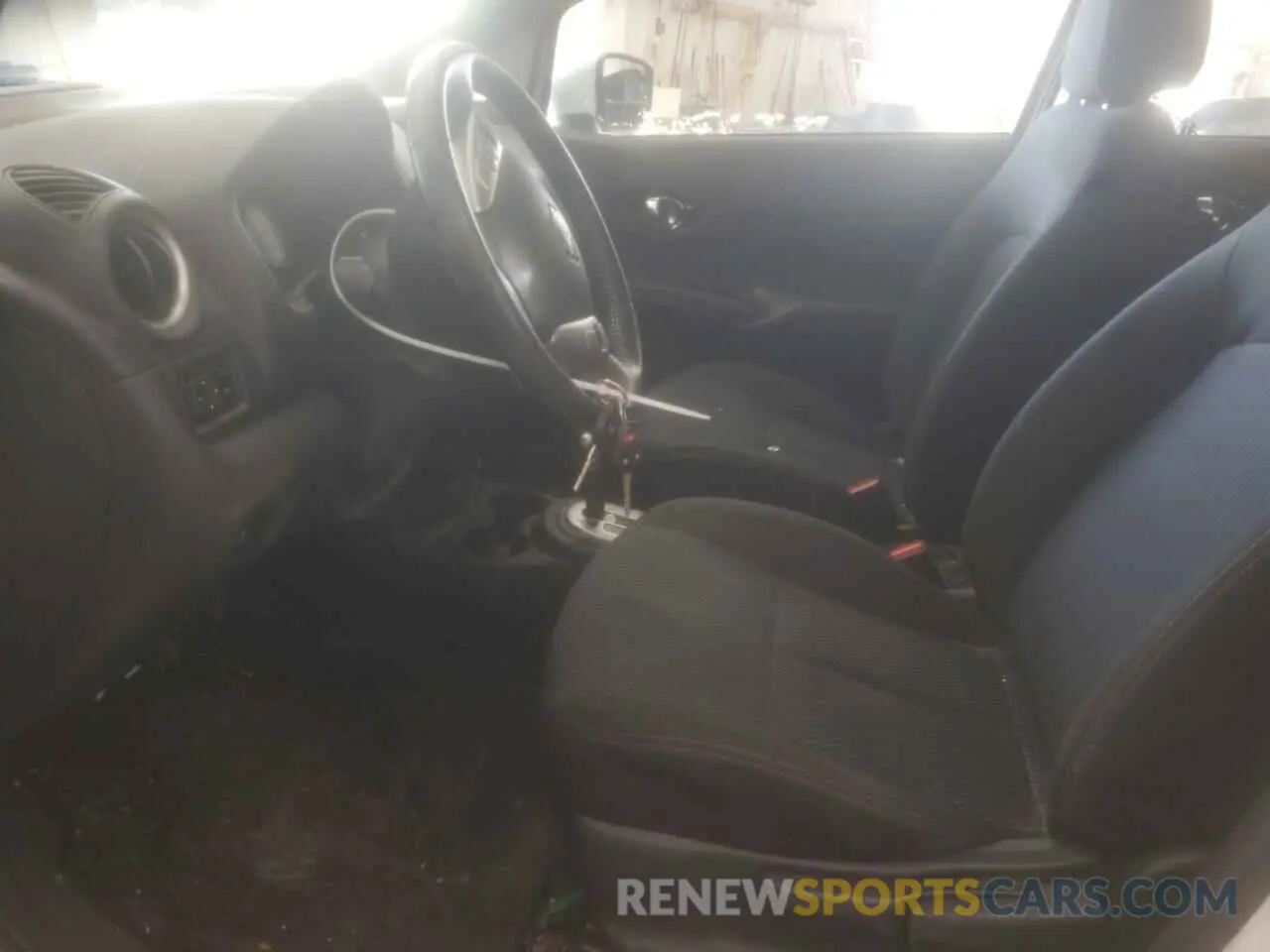 7 fotografías del automóvil dañado 3N1CE2CP0KL366648 NISSAN VERSA 2019