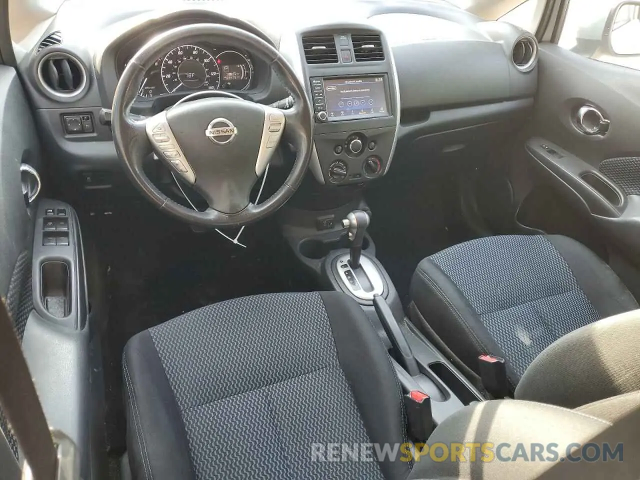 8 fotografías del automóvil dañado 3N1CE2CP2KL353948 NISSAN VERSA 2019
