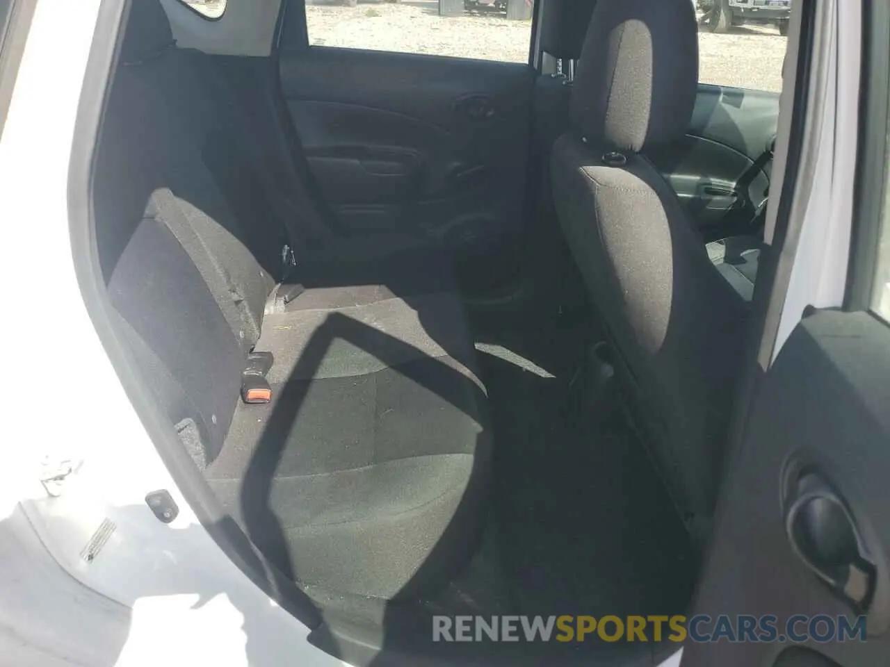 10 fotografías del automóvil dañado 3N1CE2CP3KL354722 NISSAN VERSA 2019