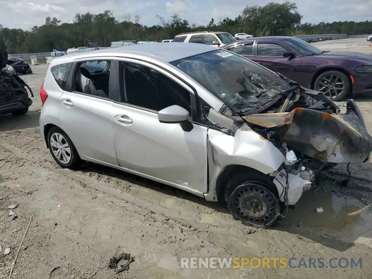 4 fotografías del automóvil dañado 3N1CE2CP3KL356535 NISSAN VERSA 2019