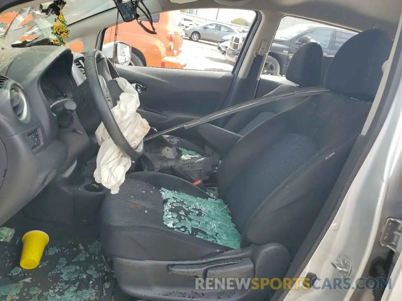 7 fotografías del automóvil dañado 3N1CE2CP3KL356535 NISSAN VERSA 2019