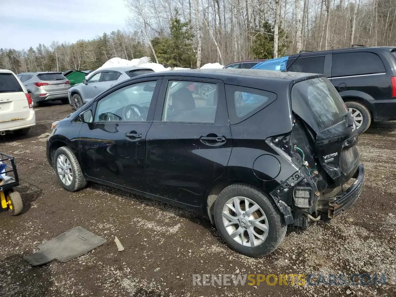 2 fotografías del automóvil dañado 3N1CE2CP3KL359838 NISSAN VERSA 2019