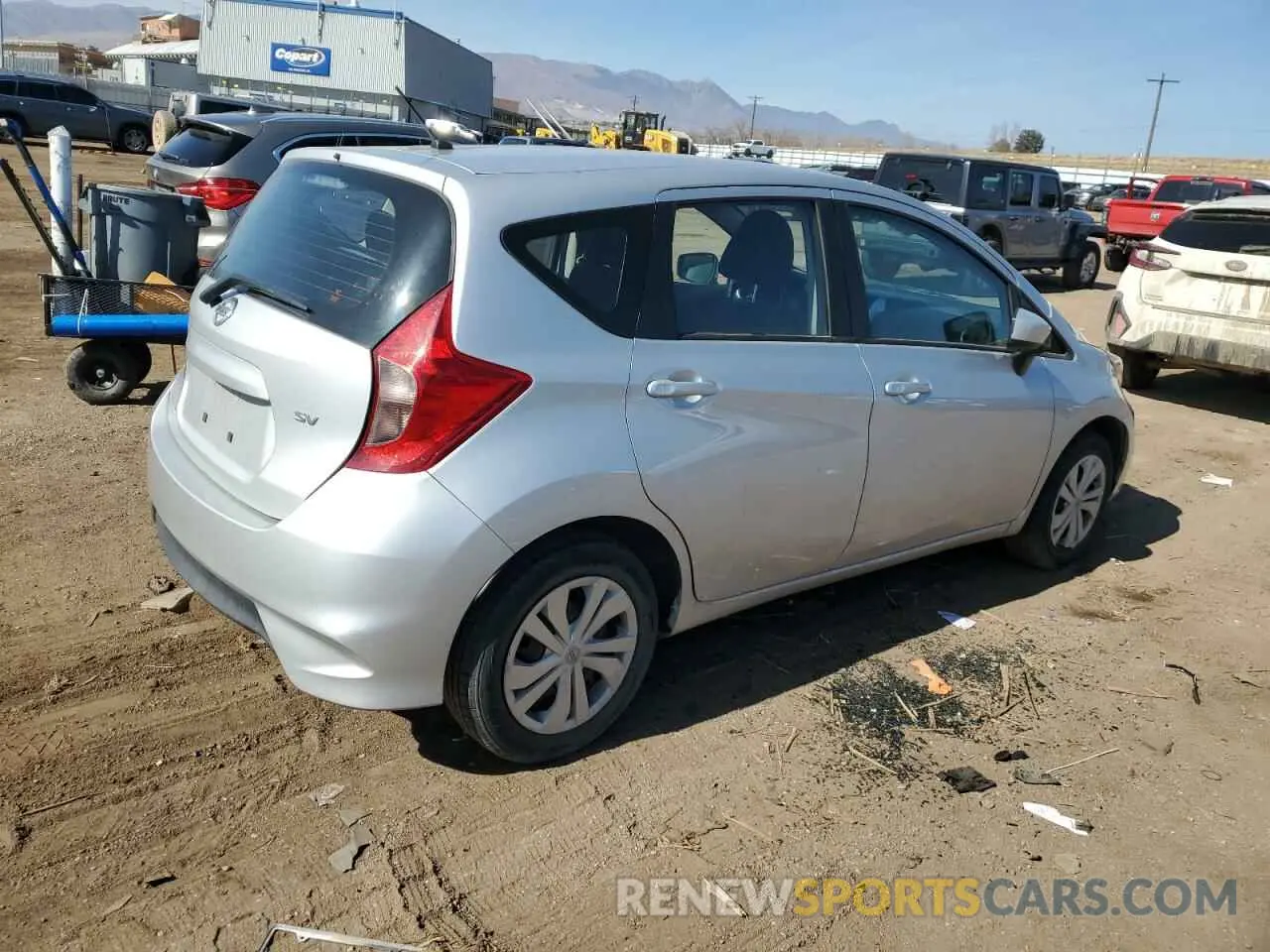 3 fotografías del automóvil dañado 3N1CE2CP3KL363288 NISSAN VERSA 2019