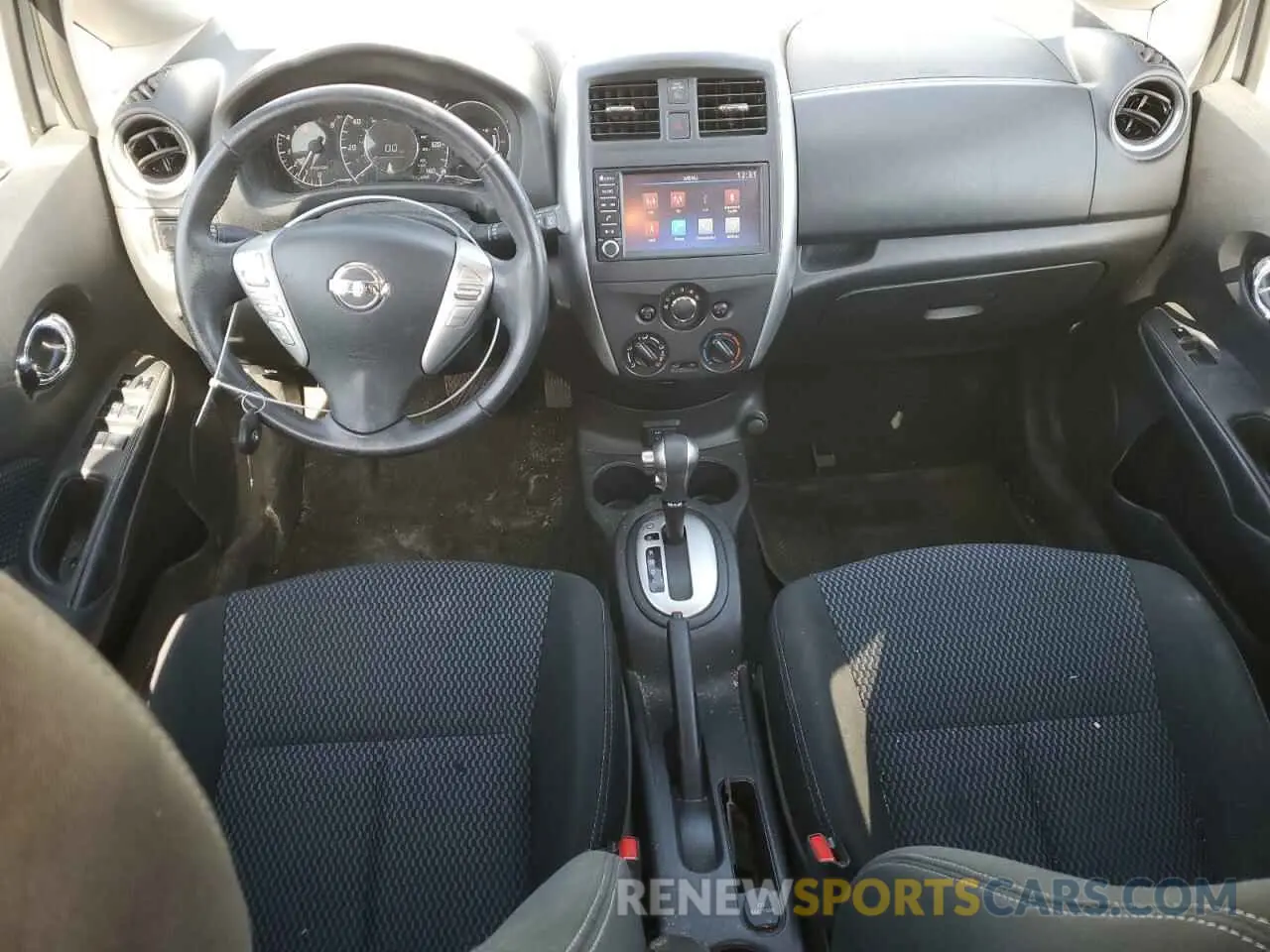 8 fotografías del automóvil dañado 3N1CE2CP3KL363288 NISSAN VERSA 2019