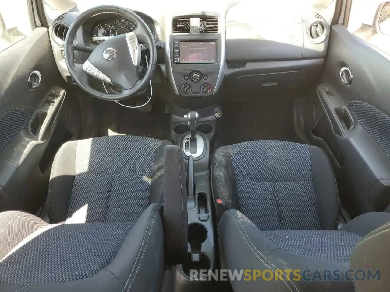 8 fotografías del automóvil dañado 3N1CE2CP5KL357640 NISSAN VERSA 2019