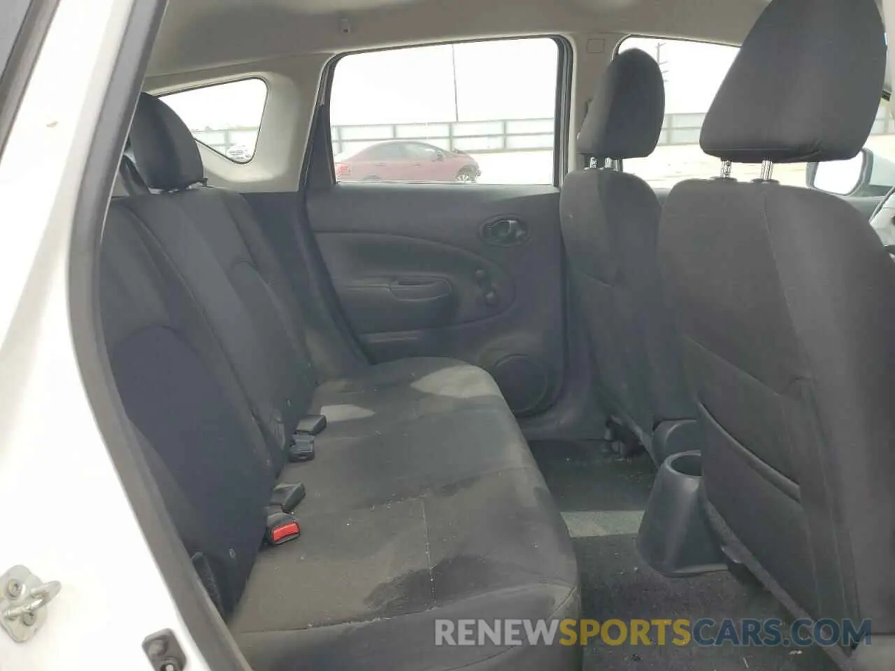 10 fotografías del automóvil dañado 3N1CE2CP7KL355422 NISSAN VERSA 2019