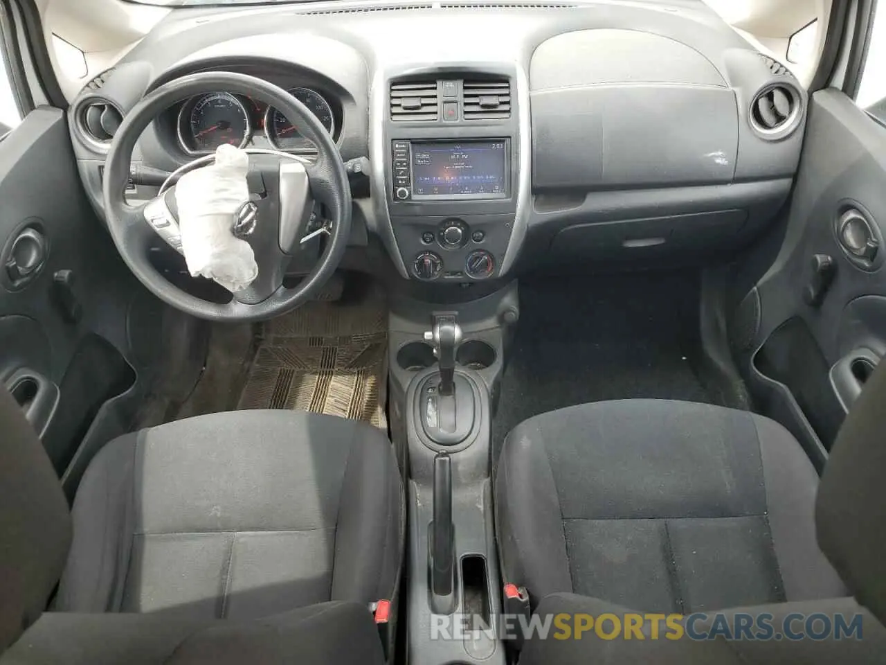 8 fotografías del automóvil dañado 3N1CE2CP7KL355422 NISSAN VERSA 2019