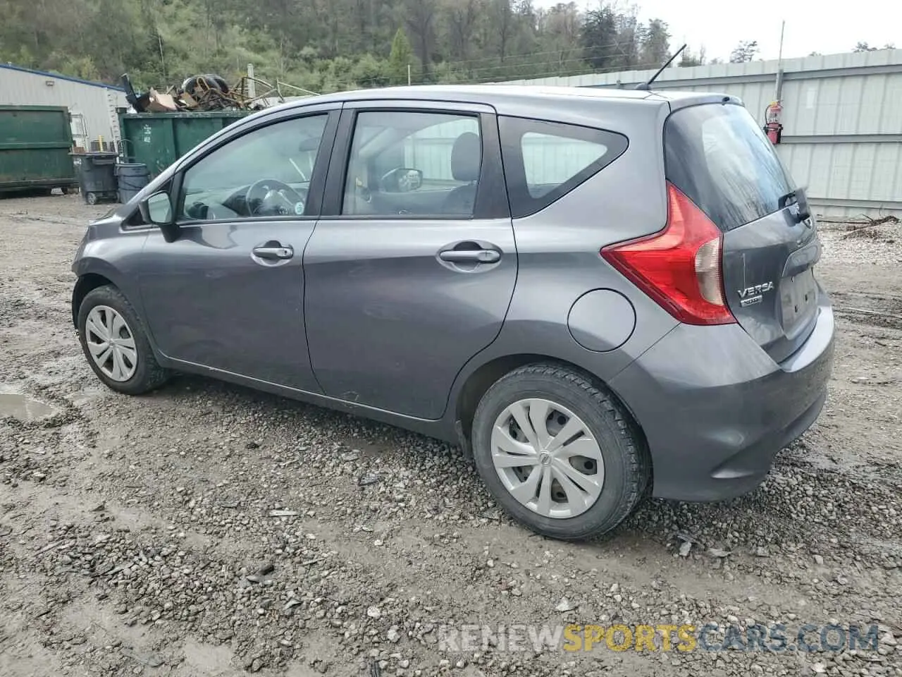 2 fotografías del automóvil dañado 3N1CE2CP8KL365263 NISSAN VERSA 2019