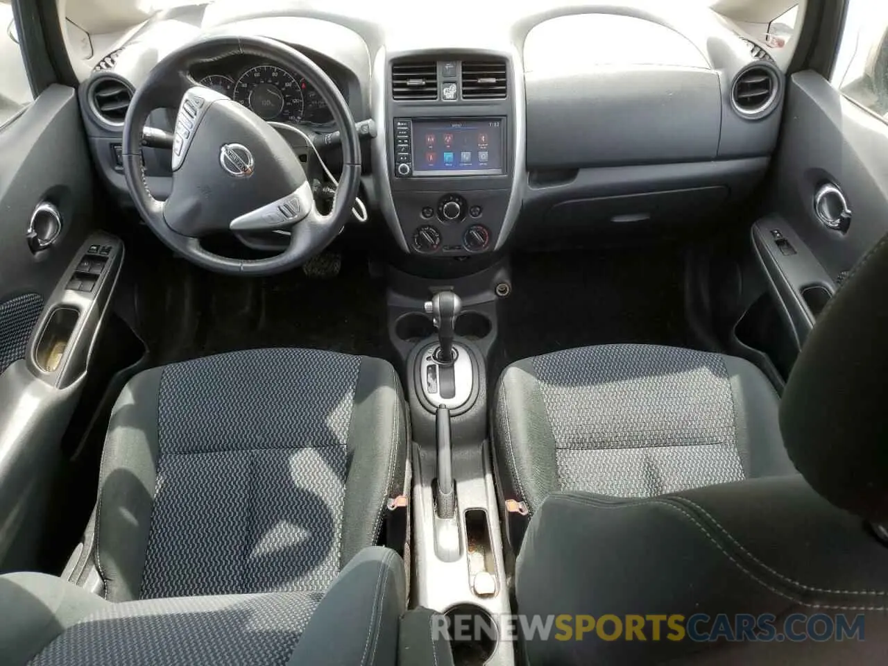 8 fotografías del automóvil dañado 3N1CE2CP8KL365263 NISSAN VERSA 2019