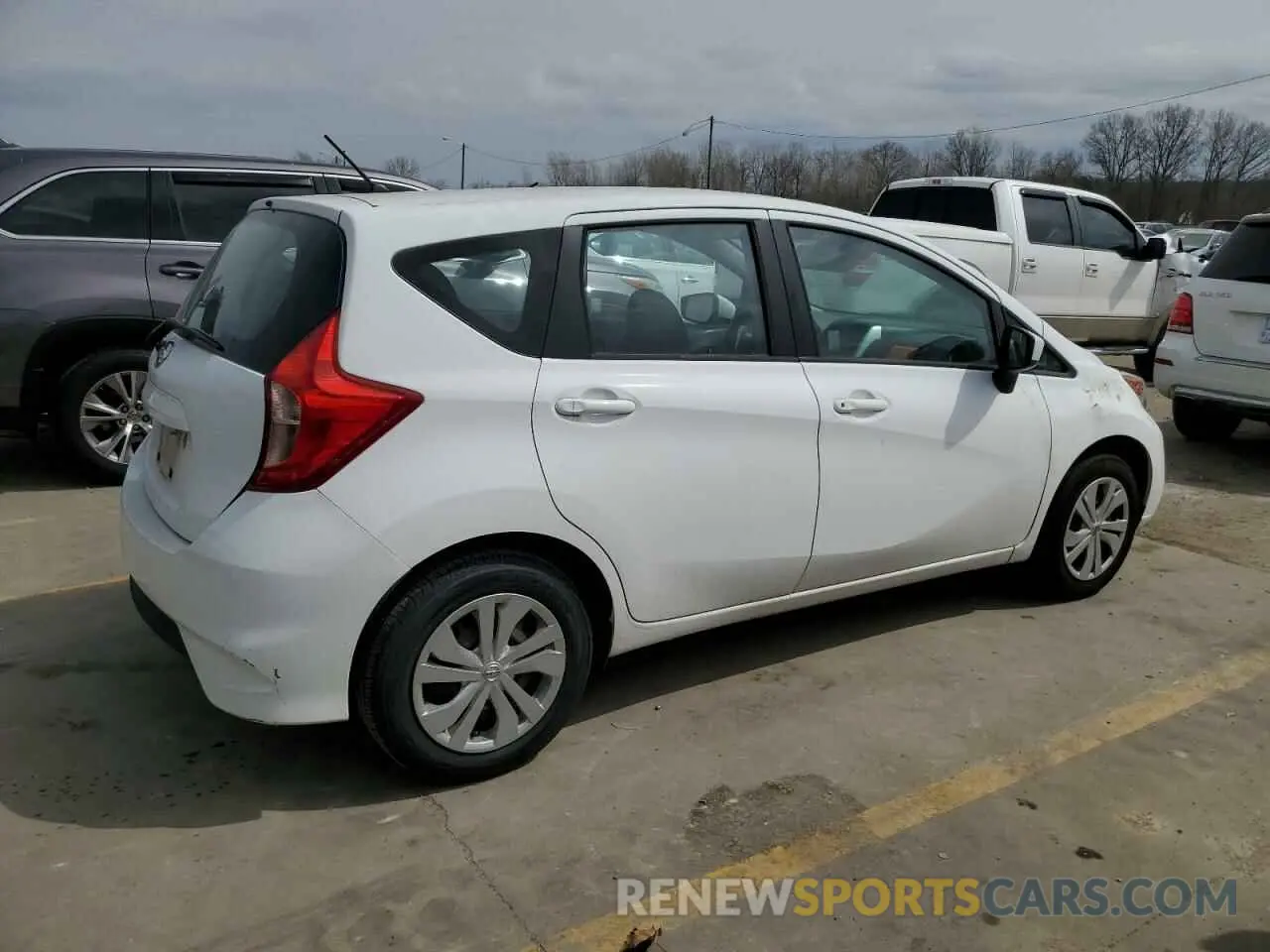 3 fotografías del automóvil dañado 3N1CE2CPXKL360243 NISSAN VERSA 2019