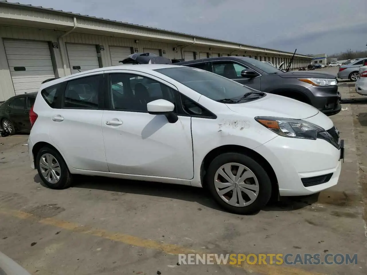 4 fotografías del automóvil dañado 3N1CE2CPXKL360243 NISSAN VERSA 2019