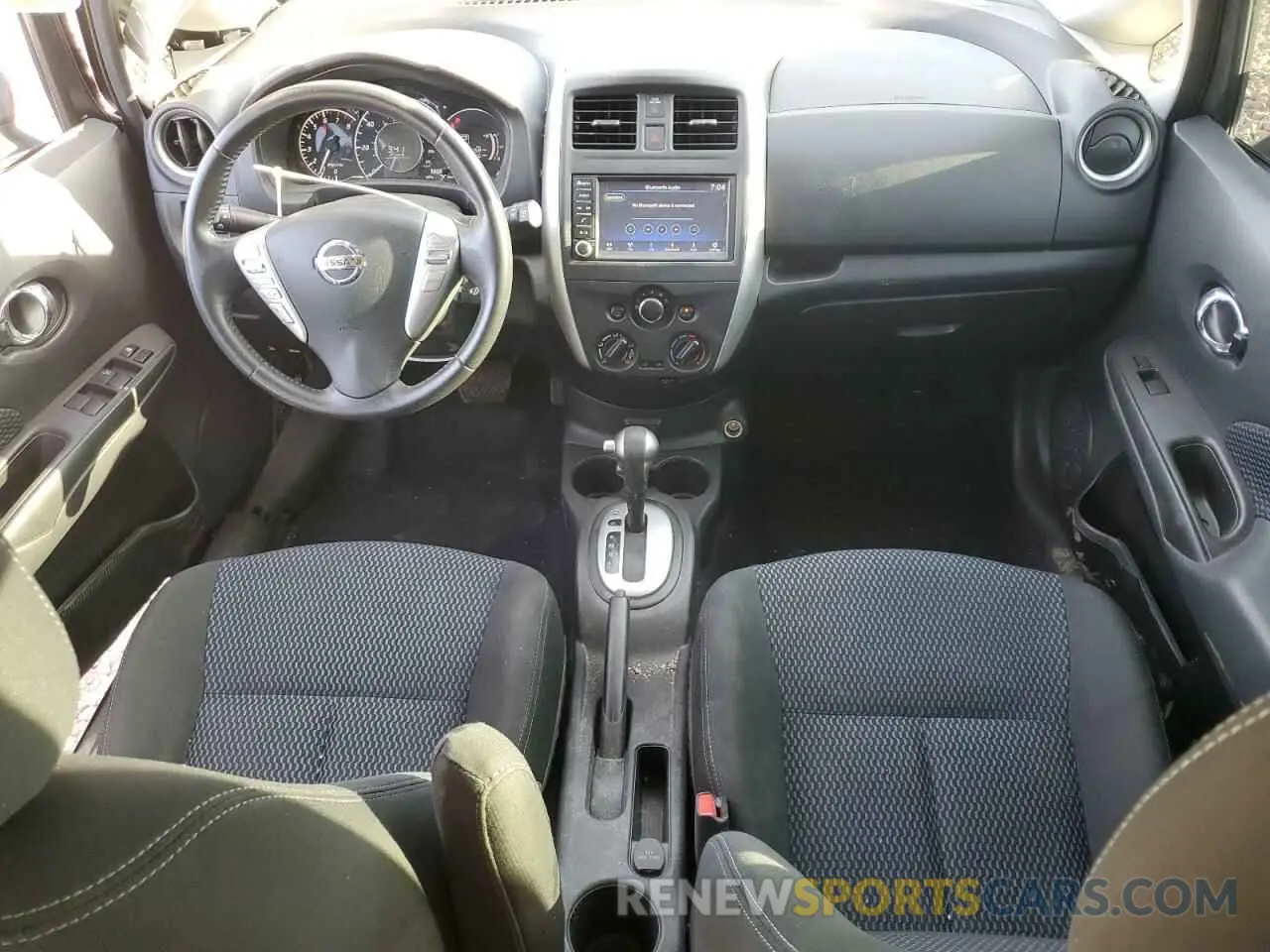 8 fotografías del automóvil dañado 3N1CE2CPXKL360906 NISSAN VERSA 2019