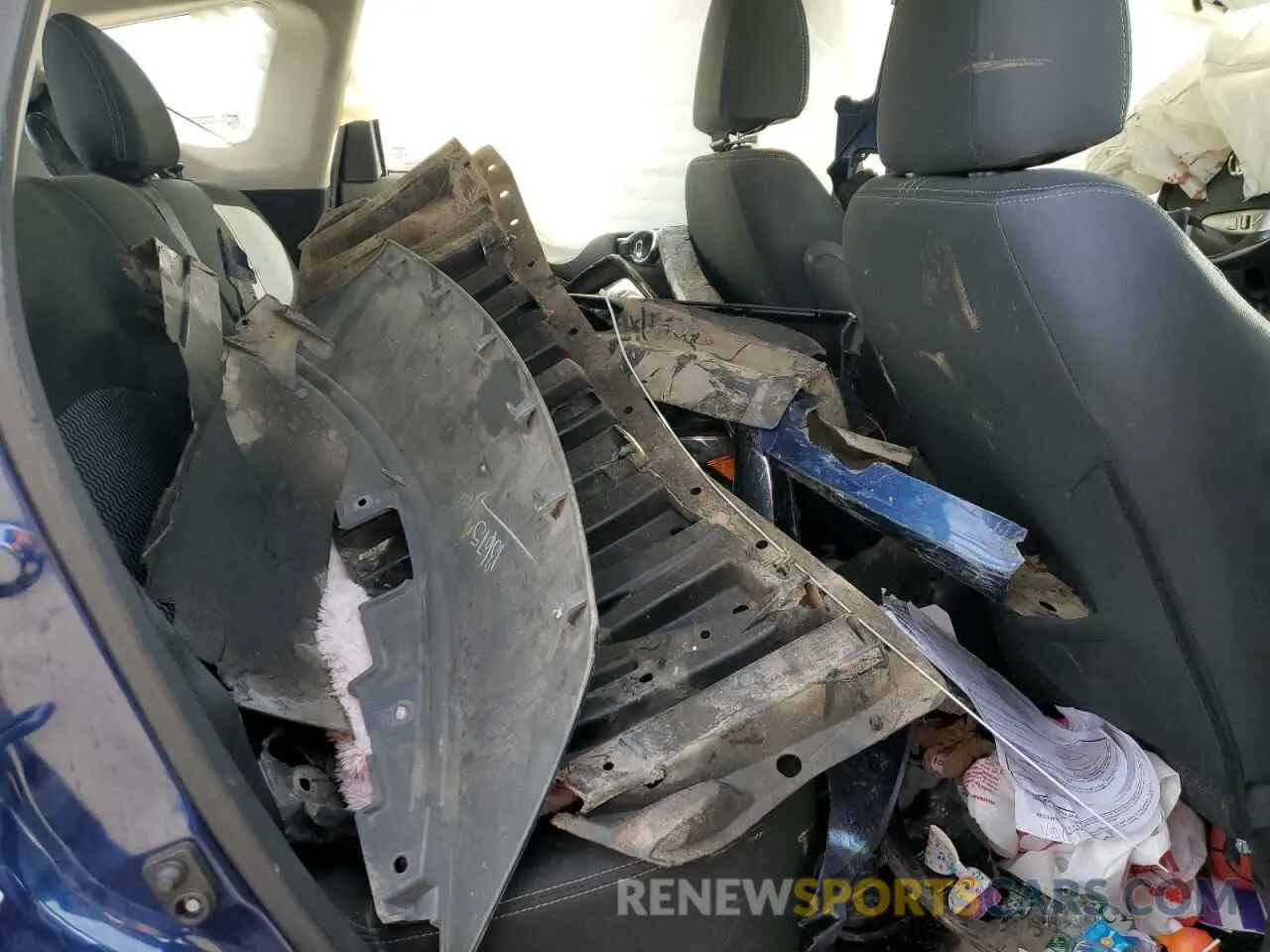 10 fotografías del automóvil dañado 3N1CE2CPXKL363403 NISSAN VERSA 2019