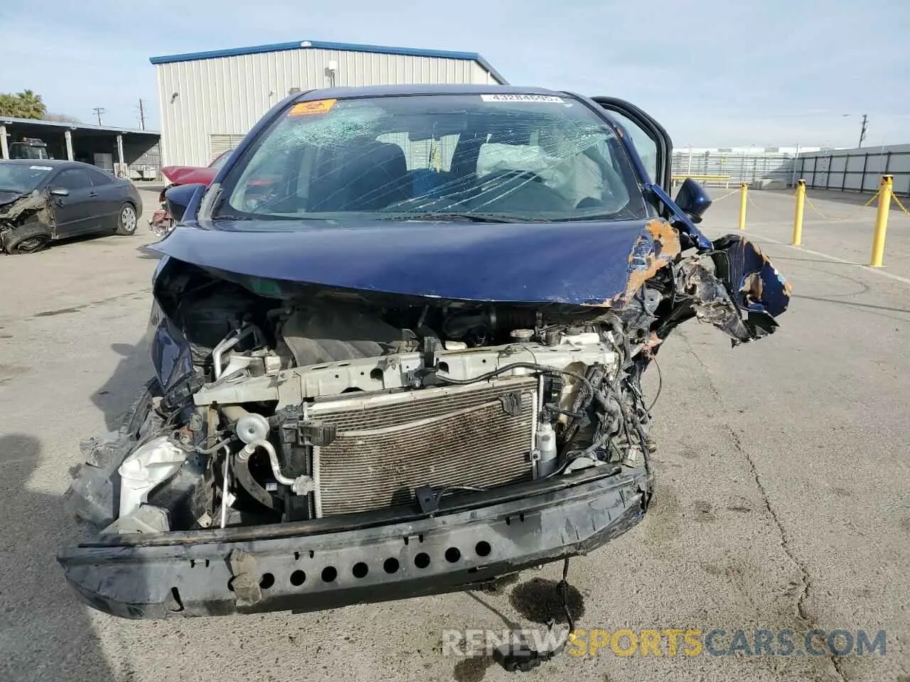 5 fotografías del automóvil dañado 3N1CE2CPXKL363403 NISSAN VERSA 2019