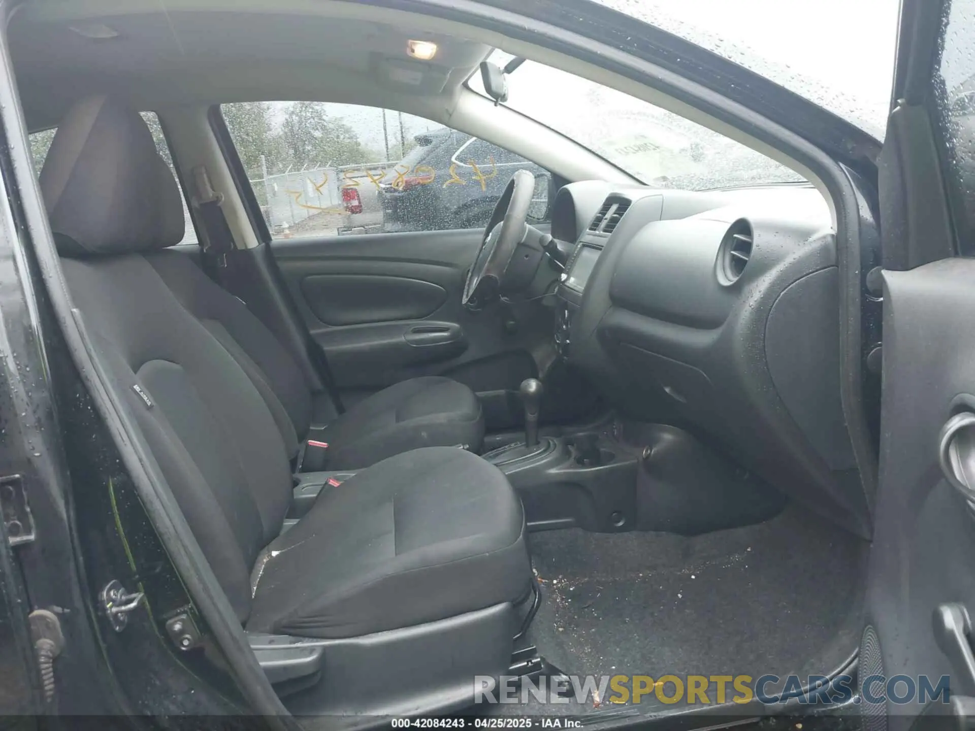 5 fotografías del automóvil dañado 3N1CN7AP0KL814418 NISSAN VERSA 2019