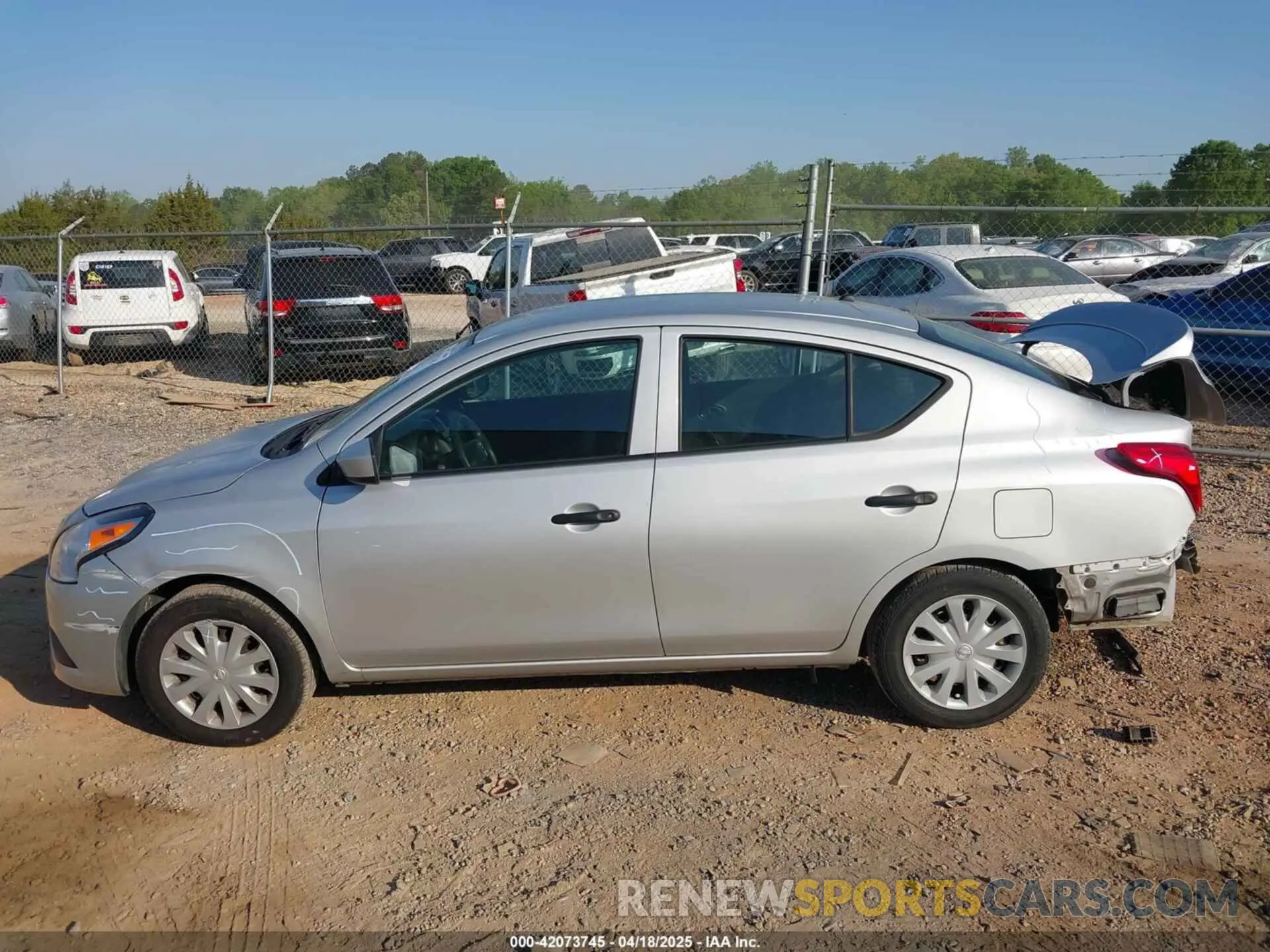 14 fotografías del automóvil dañado 3N1CN7AP0KL823202 NISSAN VERSA 2019