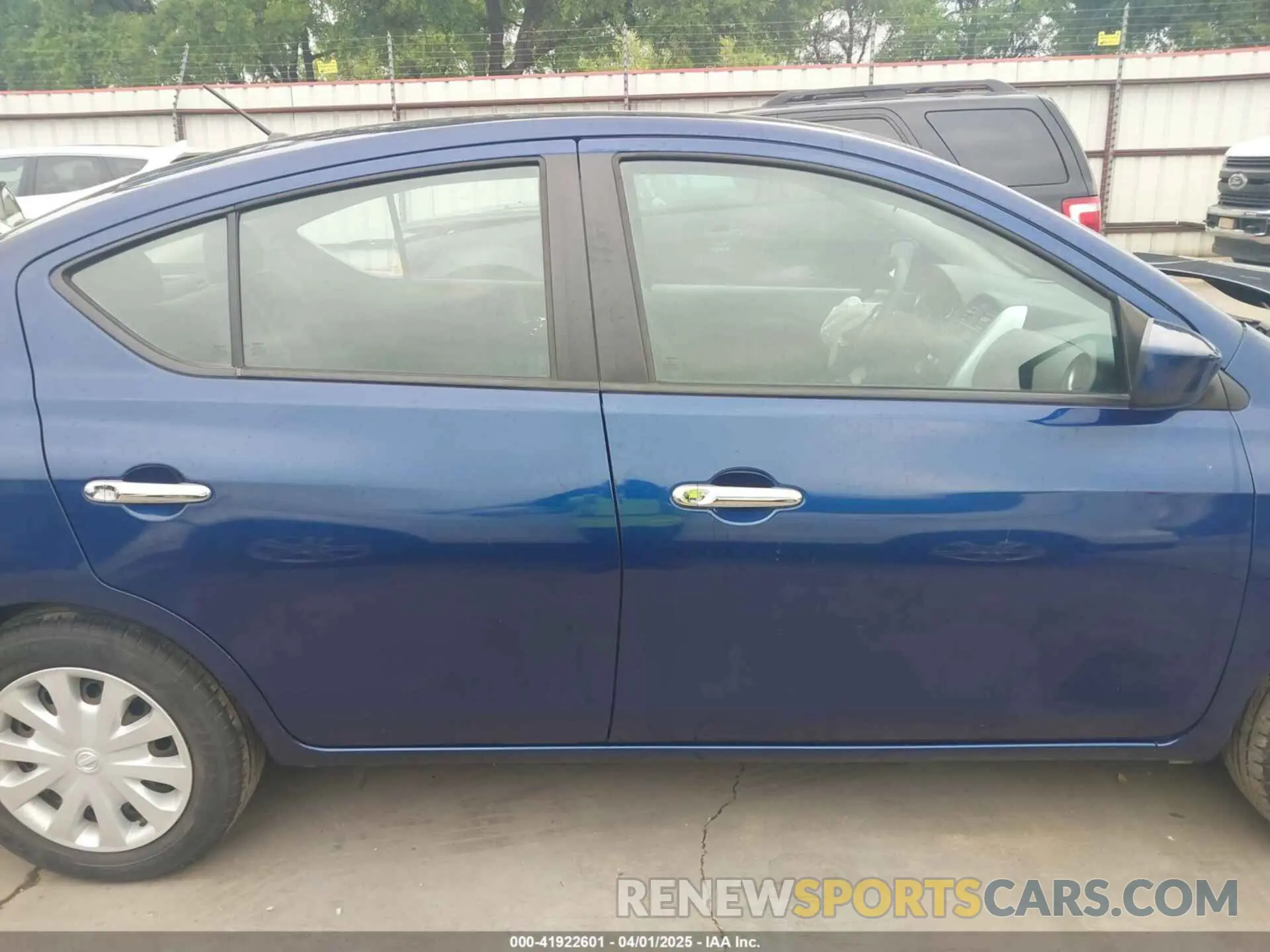 14 fotografías del automóvil dañado 3N1CN7AP0KL827024 NISSAN VERSA 2019