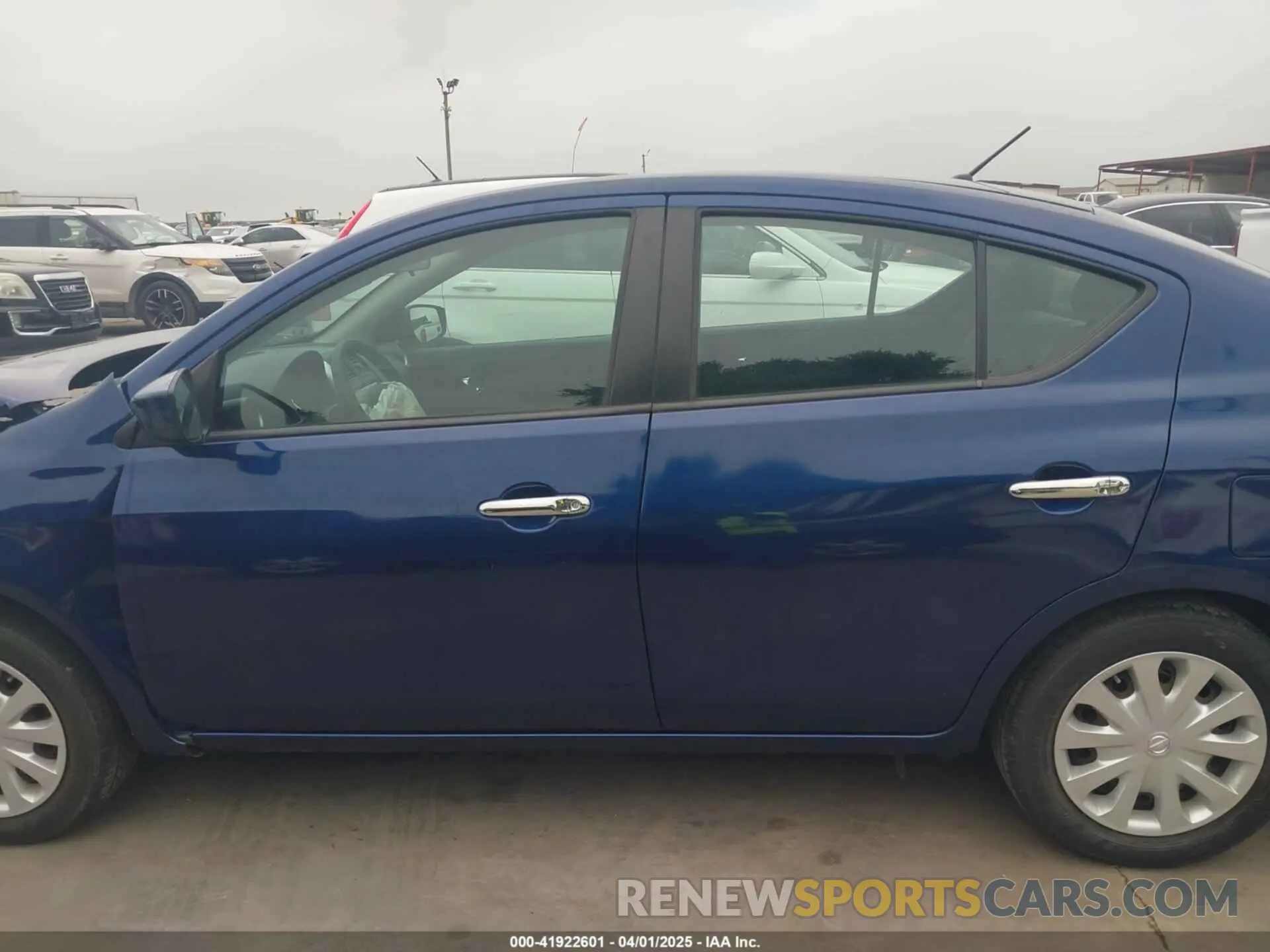 15 fotografías del automóvil dañado 3N1CN7AP0KL827024 NISSAN VERSA 2019