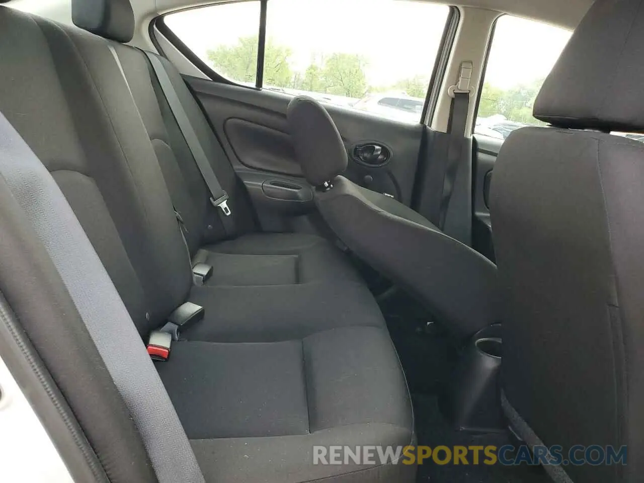 10 fotografías del automóvil dañado 3N1CN7AP0KL830506 NISSAN VERSA 2019