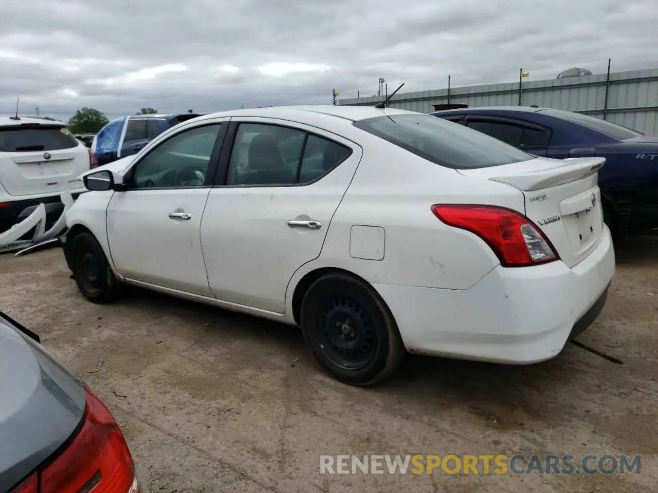2 fotografías del automóvil dañado 3N1CN7AP0KL841859 NISSAN VERSA 2019