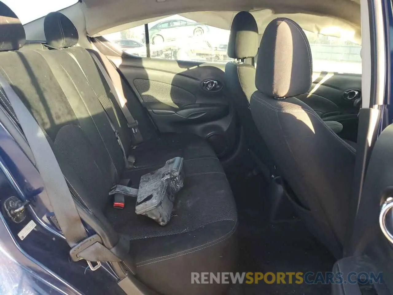 10 fotografías del automóvil dañado 3N1CN7AP0KL841988 NISSAN VERSA 2019