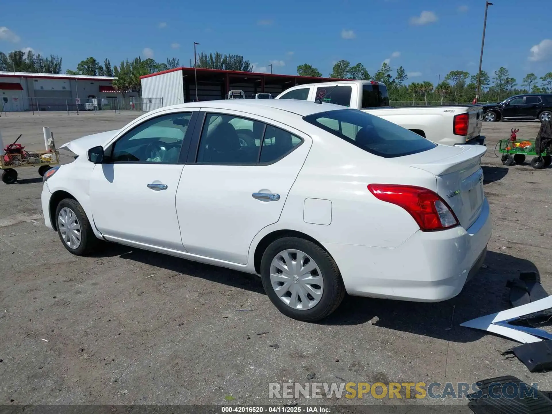 3 fotografías del automóvil dañado 3N1CN7AP0KL861254 NISSAN VERSA 2019