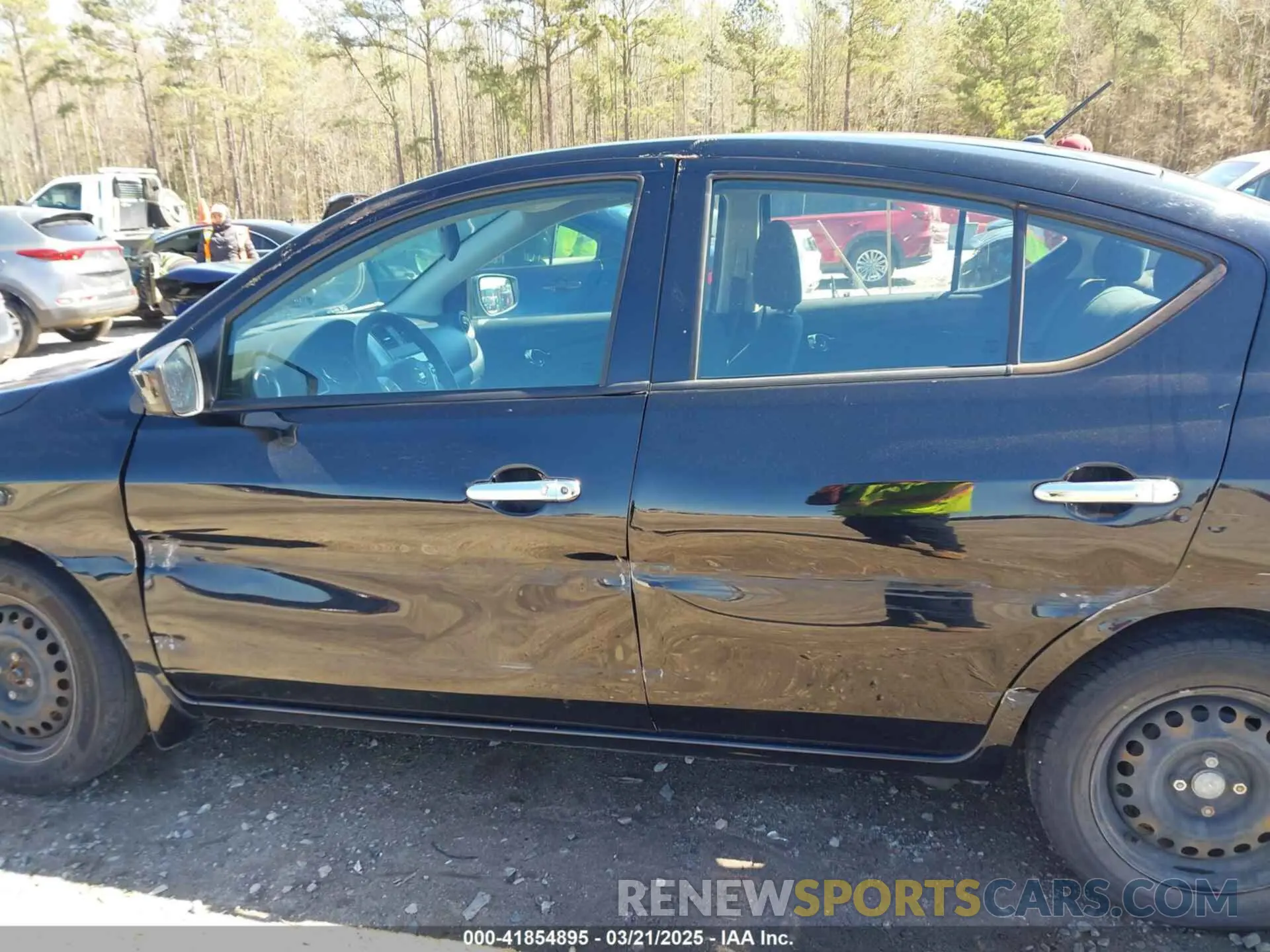 14 fotografías del automóvil dañado 3N1CN7AP1KL807302 NISSAN VERSA 2019