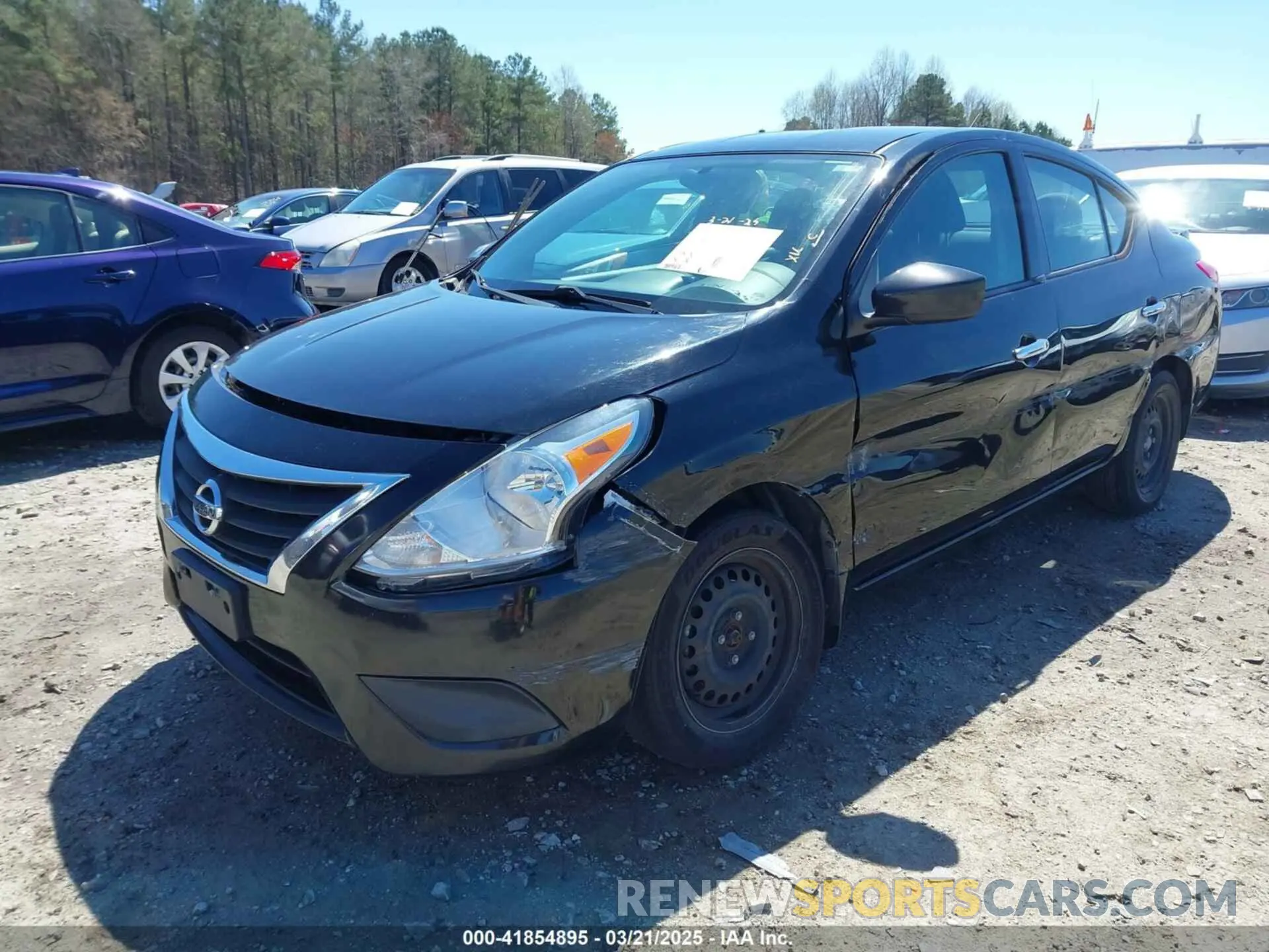 2 fotografías del automóvil dañado 3N1CN7AP1KL807302 NISSAN VERSA 2019