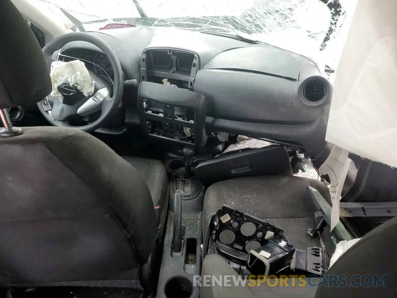 8 fotografías del automóvil dañado 3N1CN7AP1KL810300 NISSAN VERSA 2019